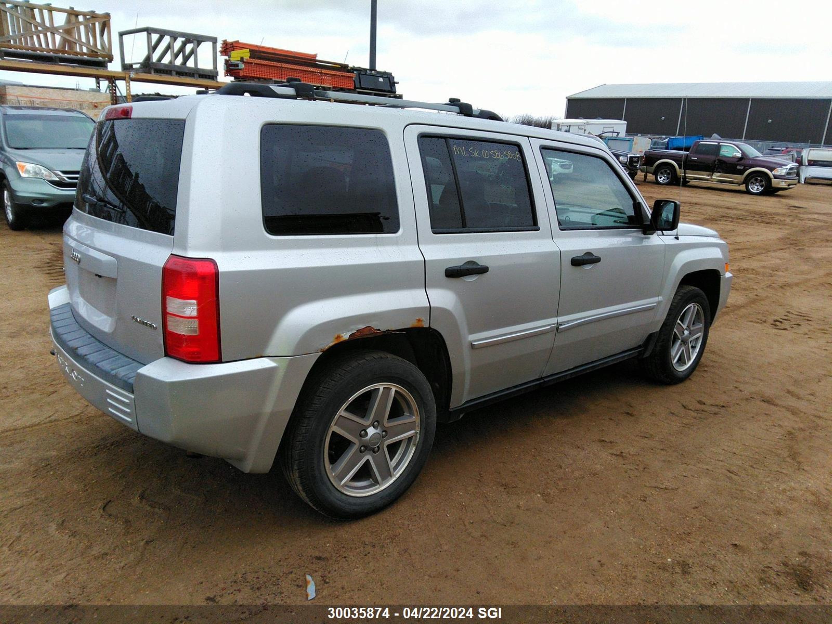 Photo 3 VIN: 1J8FF48W98D704476 - JEEP LIBERTY (PATRIOT) 