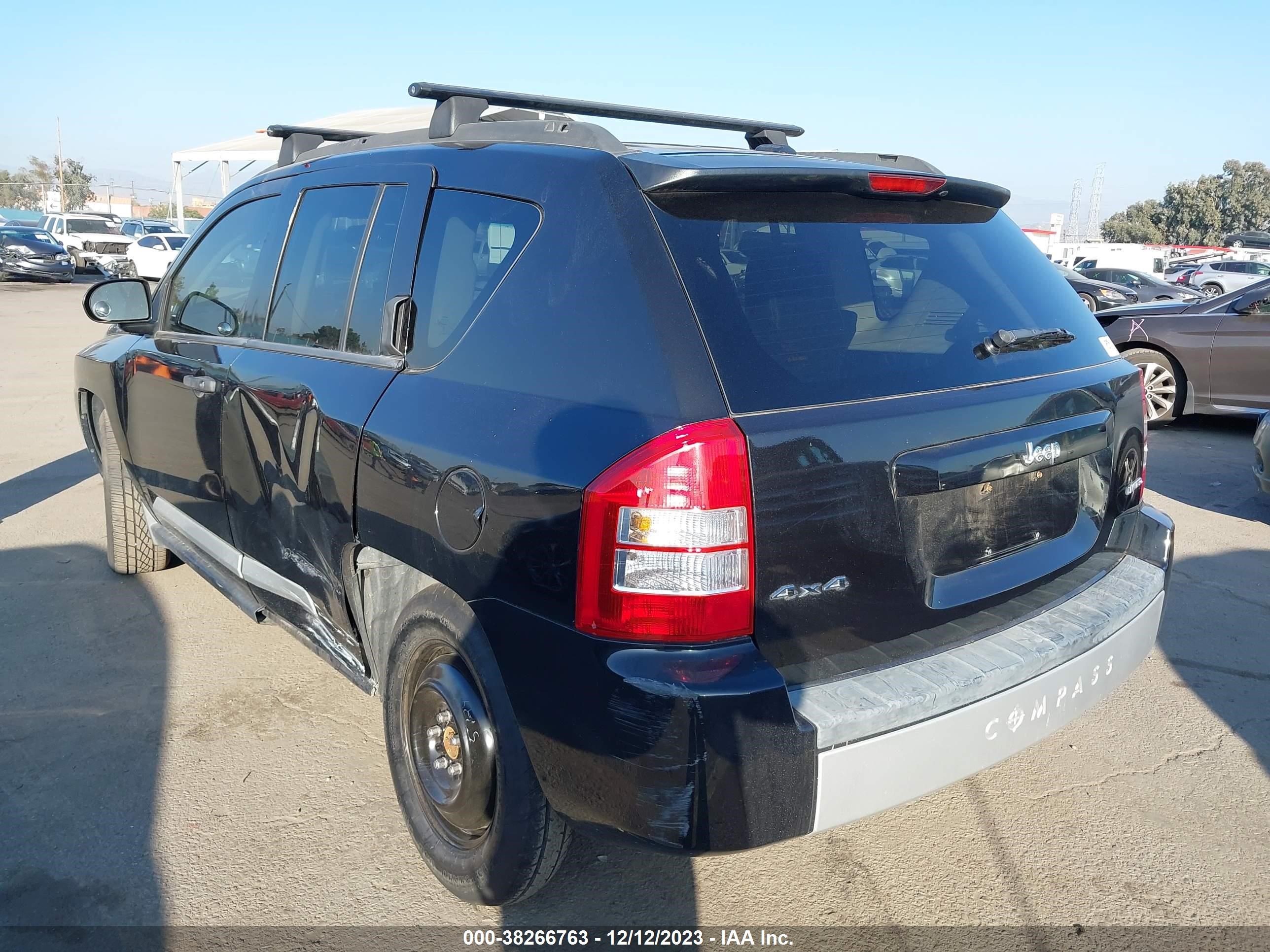 Photo 2 VIN: 1J8FF57B39D133542 - JEEP COMPASS 