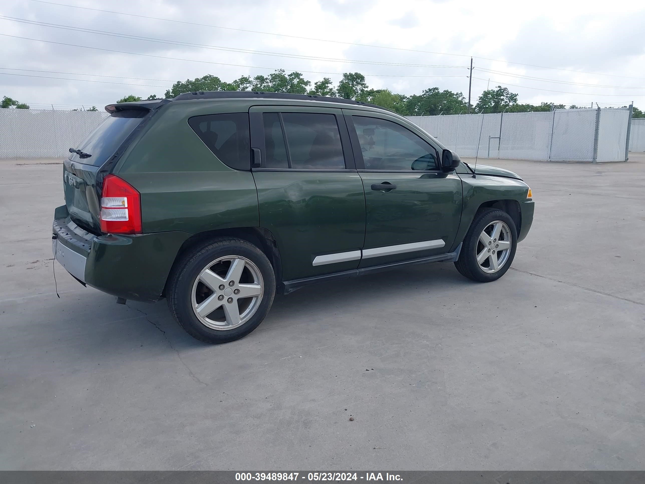 Photo 3 VIN: 1J8FF57W77D583677 - JEEP COMPASS 