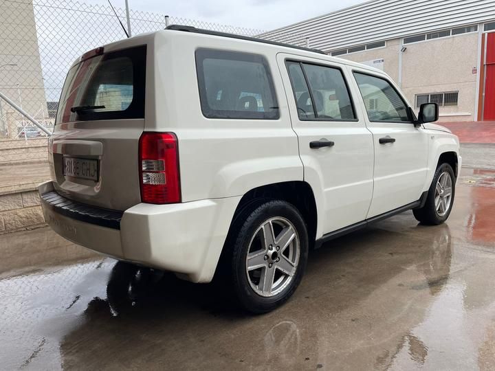 Photo 3 VIN: 1J8FFC8Y08D606044 - JEEP PATRIOT 