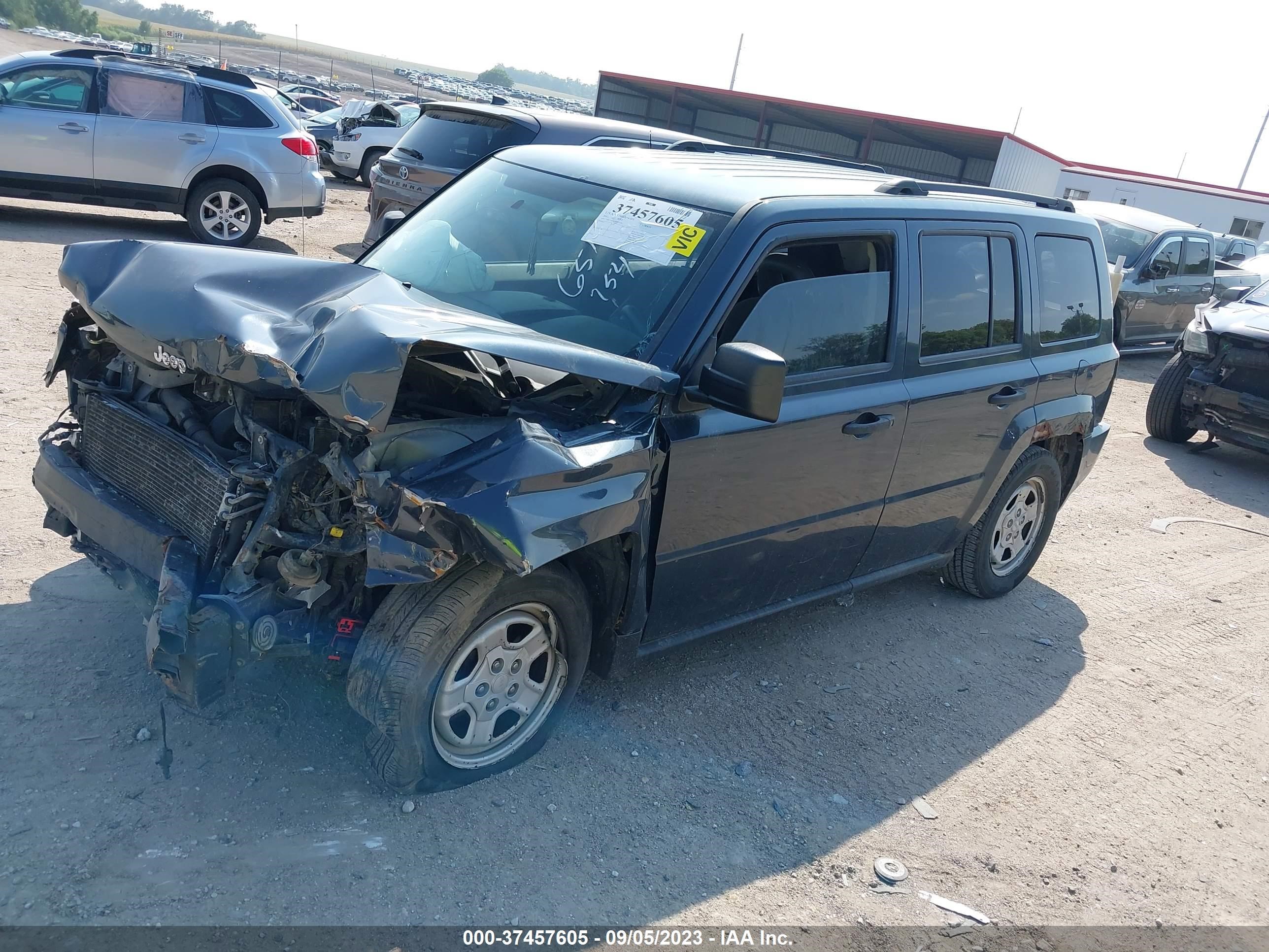 Photo 1 VIN: 1J8FT28007D397738 - JEEP LIBERTY (PATRIOT) 