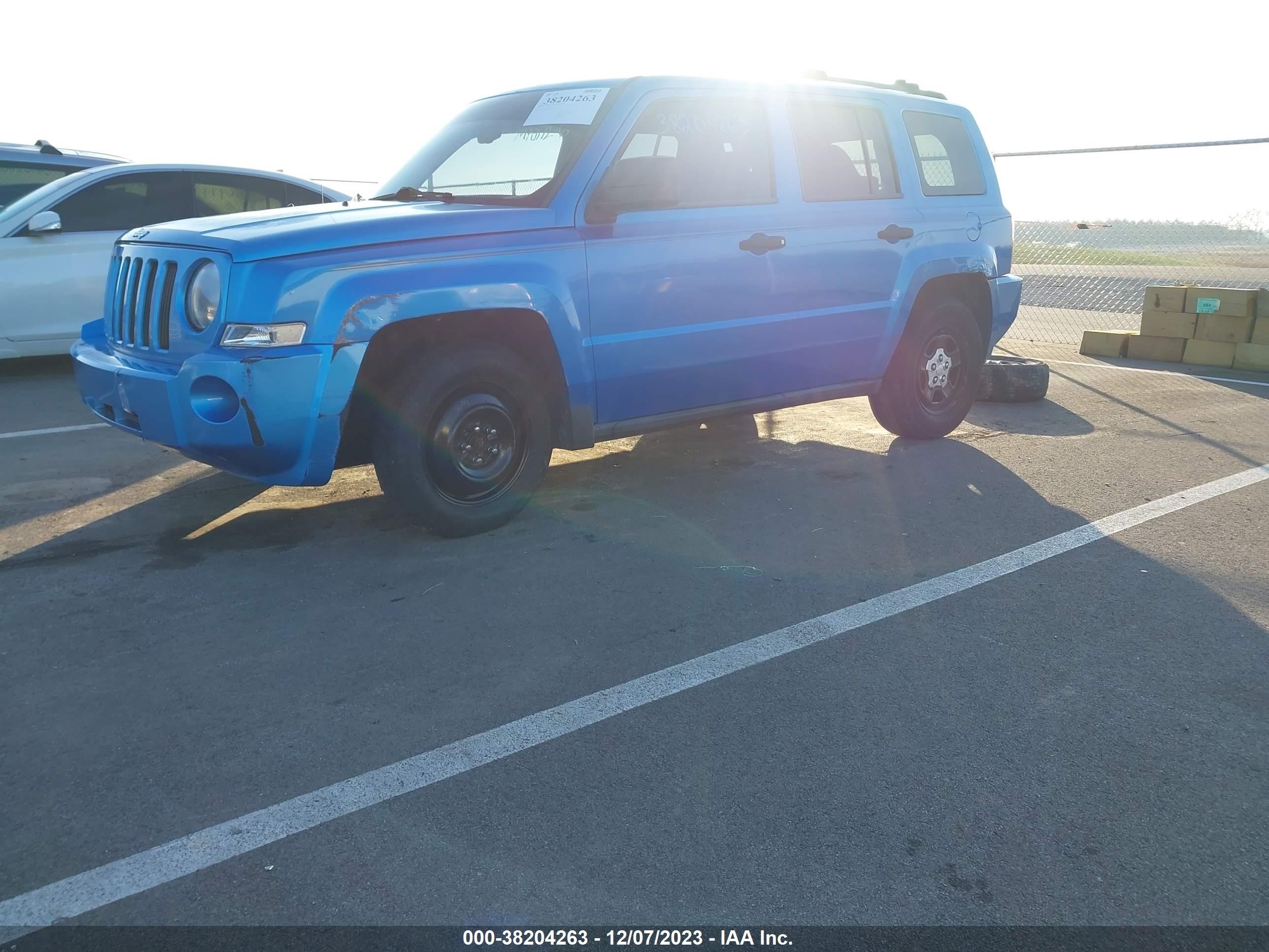 Photo 1 VIN: 1J8FT28028D637289 - JEEP LIBERTY (PATRIOT) 