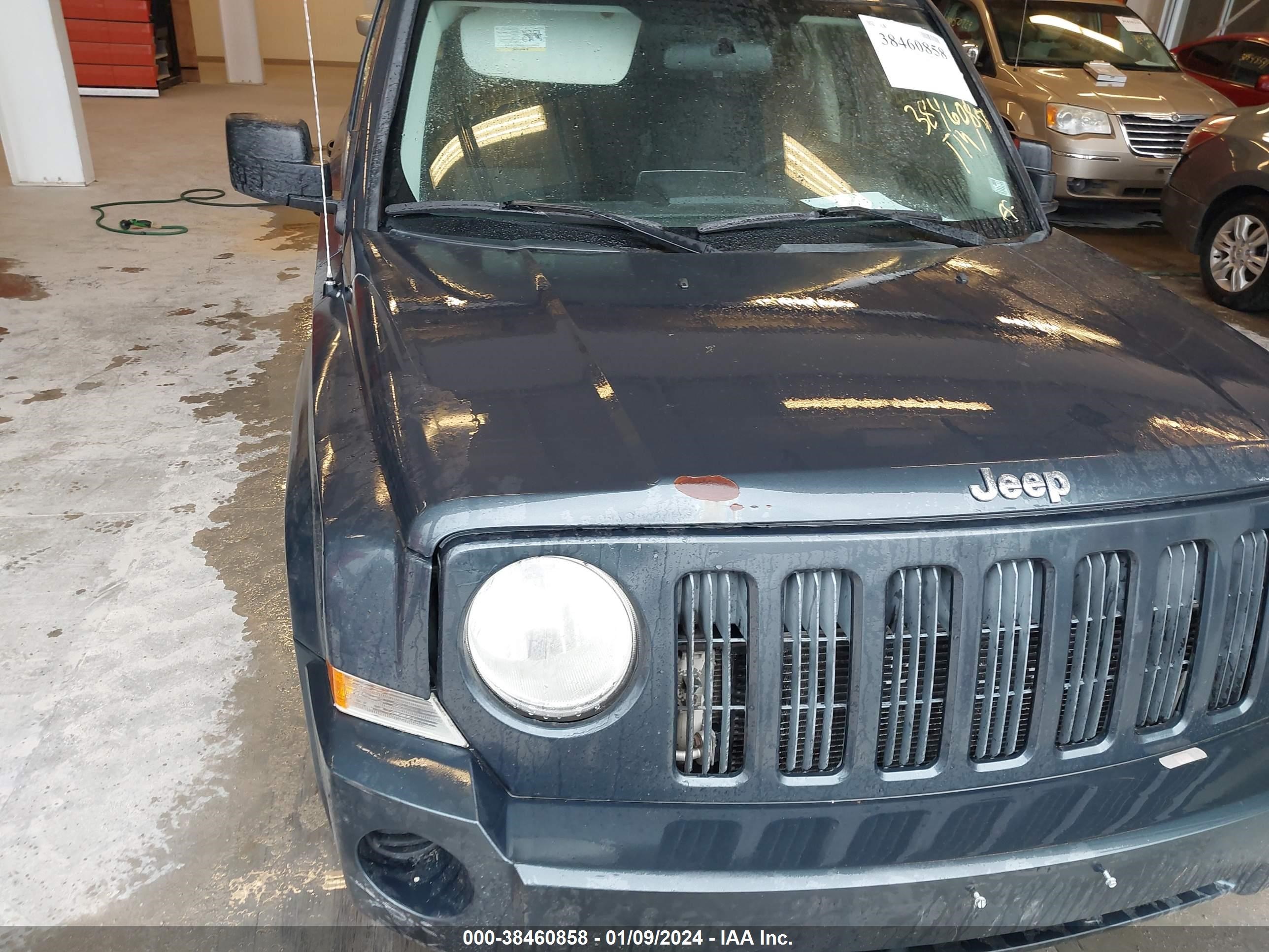 Photo 5 VIN: 1J8FT28088D591399 - JEEP LIBERTY (PATRIOT) 