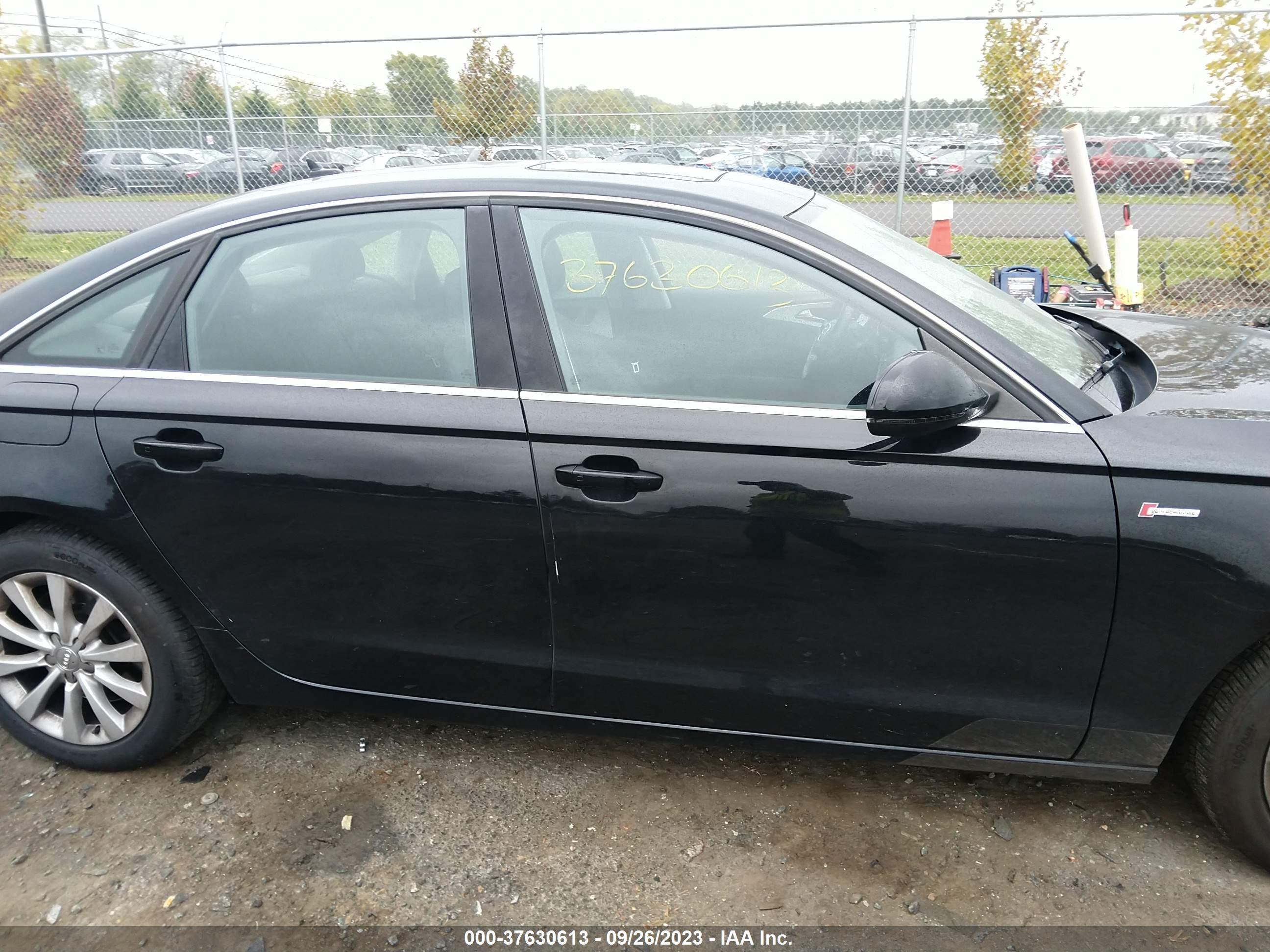 Photo 12 VIN: 1J8FT28088D781185 - AUDI A6 