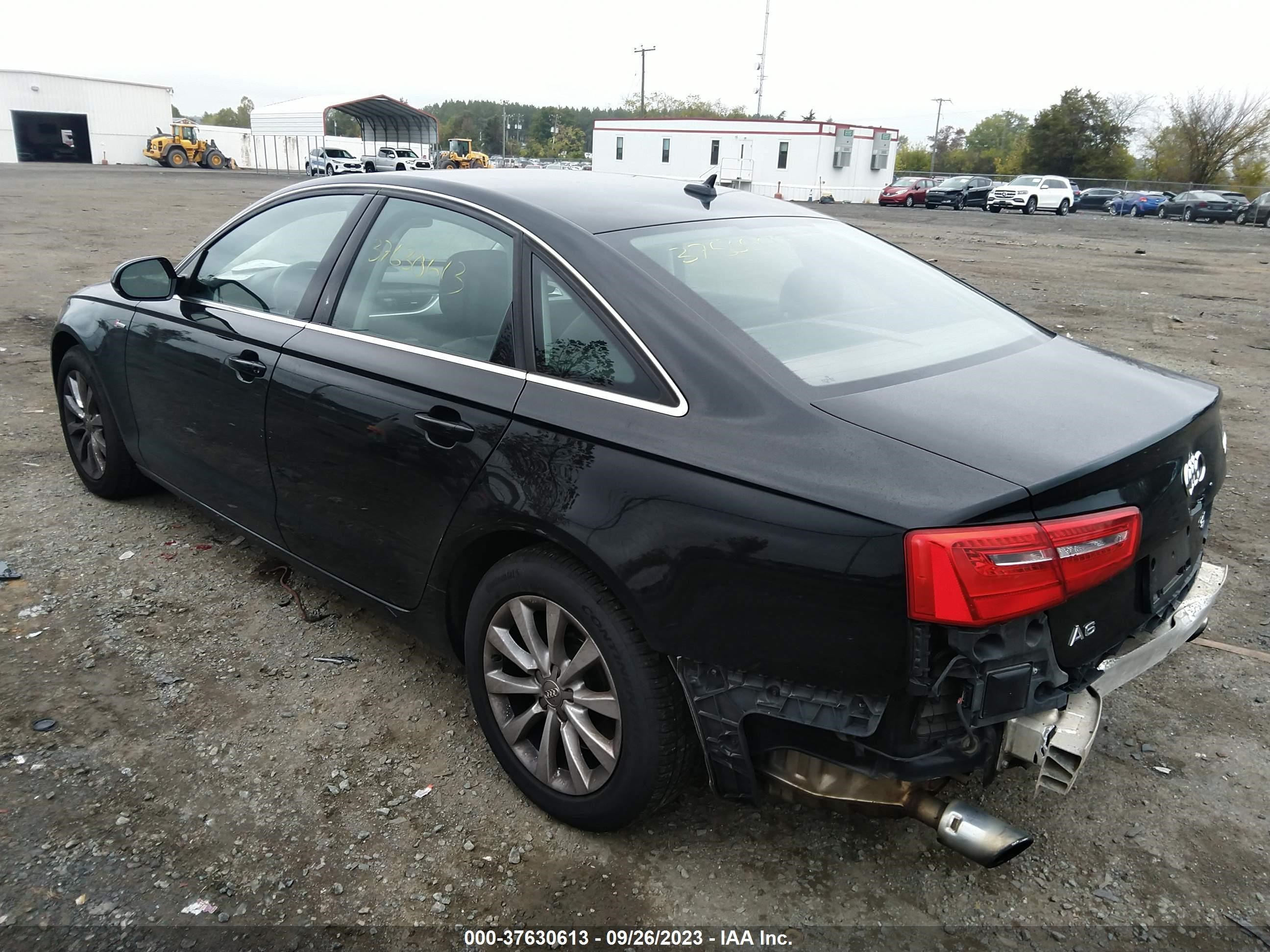 Photo 2 VIN: 1J8FT28088D781185 - AUDI A6 