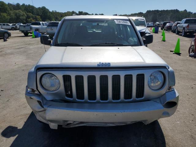 Photo 4 VIN: 1J8FT28W08D622830 - JEEP PATRIOT SP 