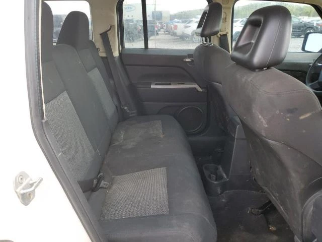 Photo 9 VIN: 1J8FT28W18D779024 - JEEP PATRIOT SP 