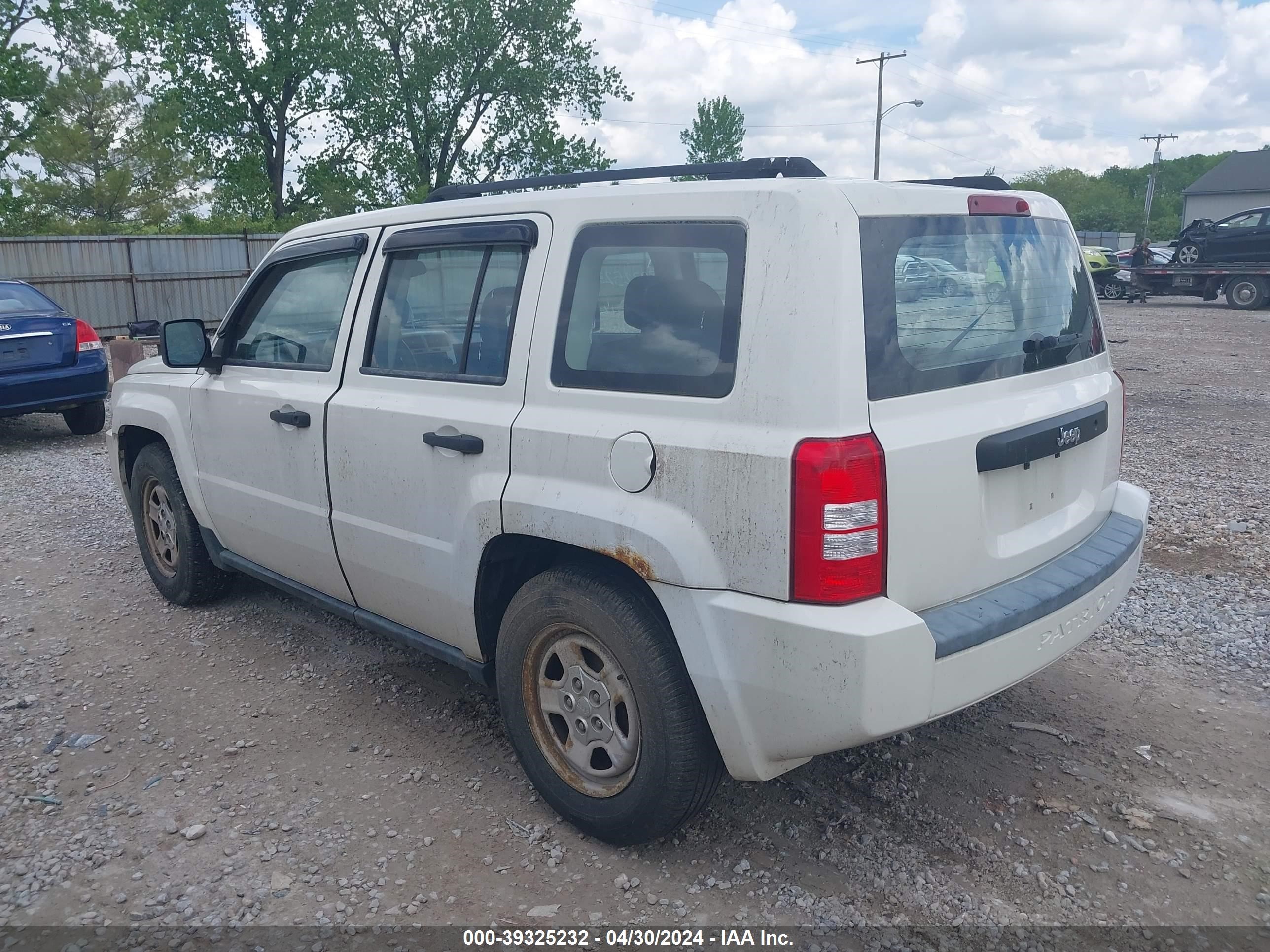 Photo 2 VIN: 1J8FT28W38D601468 - JEEP LIBERTY (PATRIOT) 