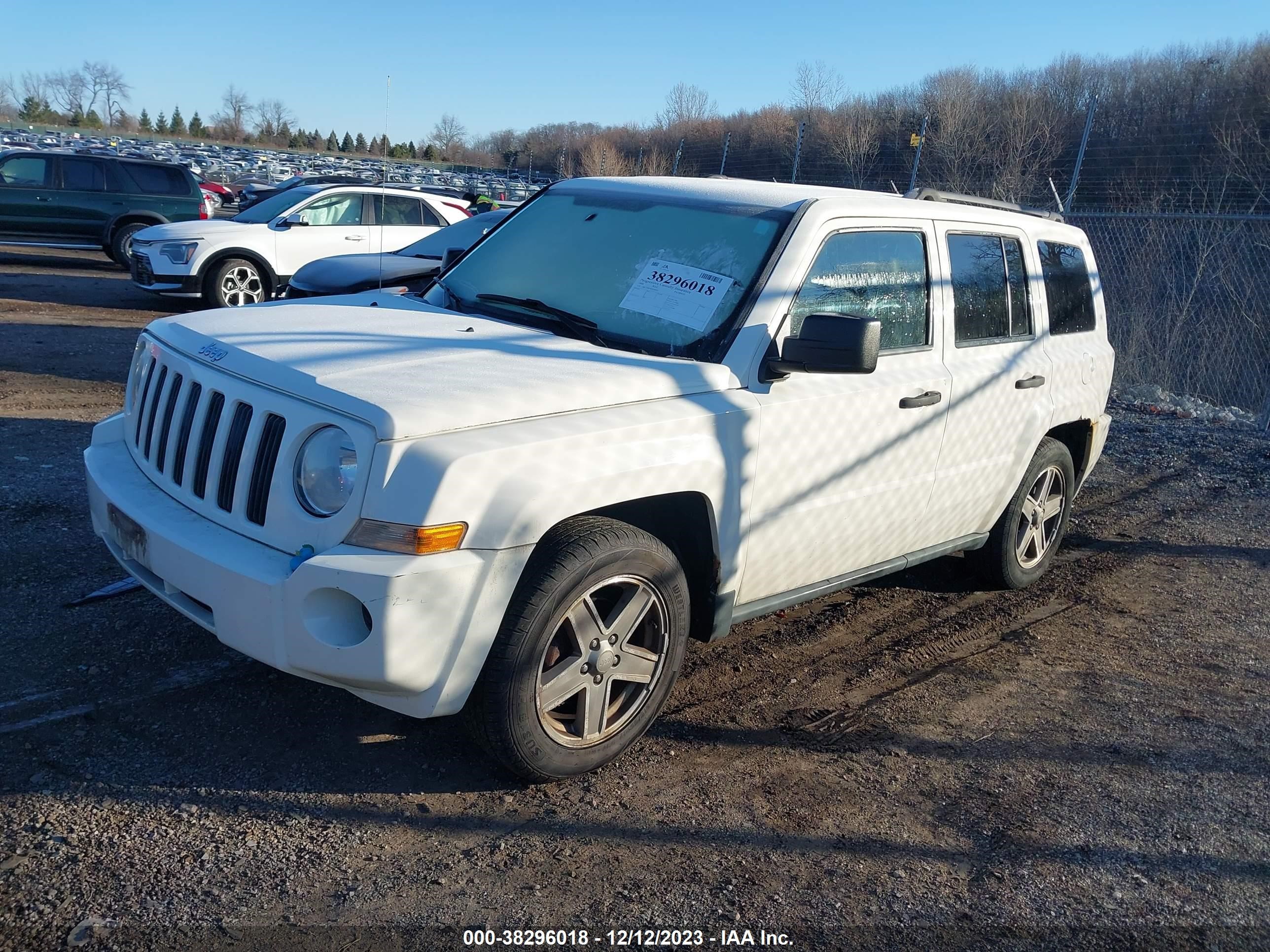 Photo 1 VIN: 1J8FT28W38D626838 - JEEP LIBERTY (PATRIOT) 