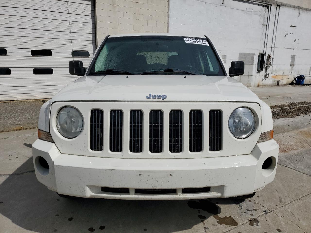 Photo 4 VIN: 1J8FT28W38D725286 - JEEP LIBERTY (PATRIOT) 