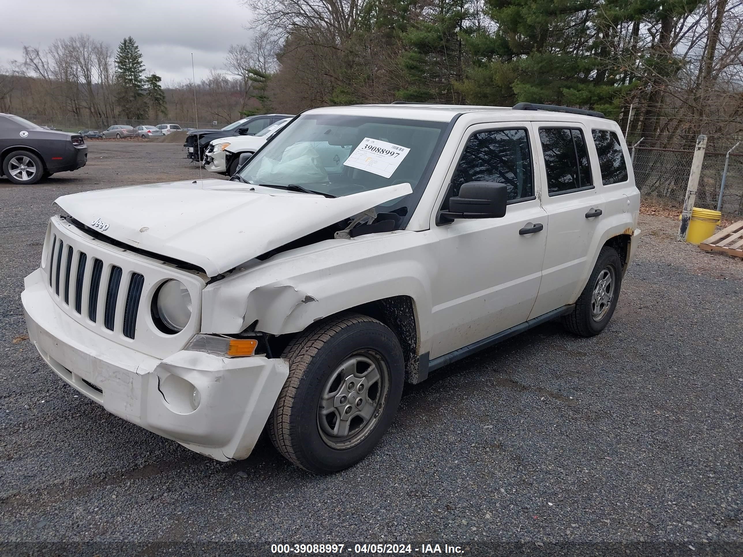 Photo 1 VIN: 1J8FT28W38D777291 - JEEP LIBERTY (PATRIOT) 