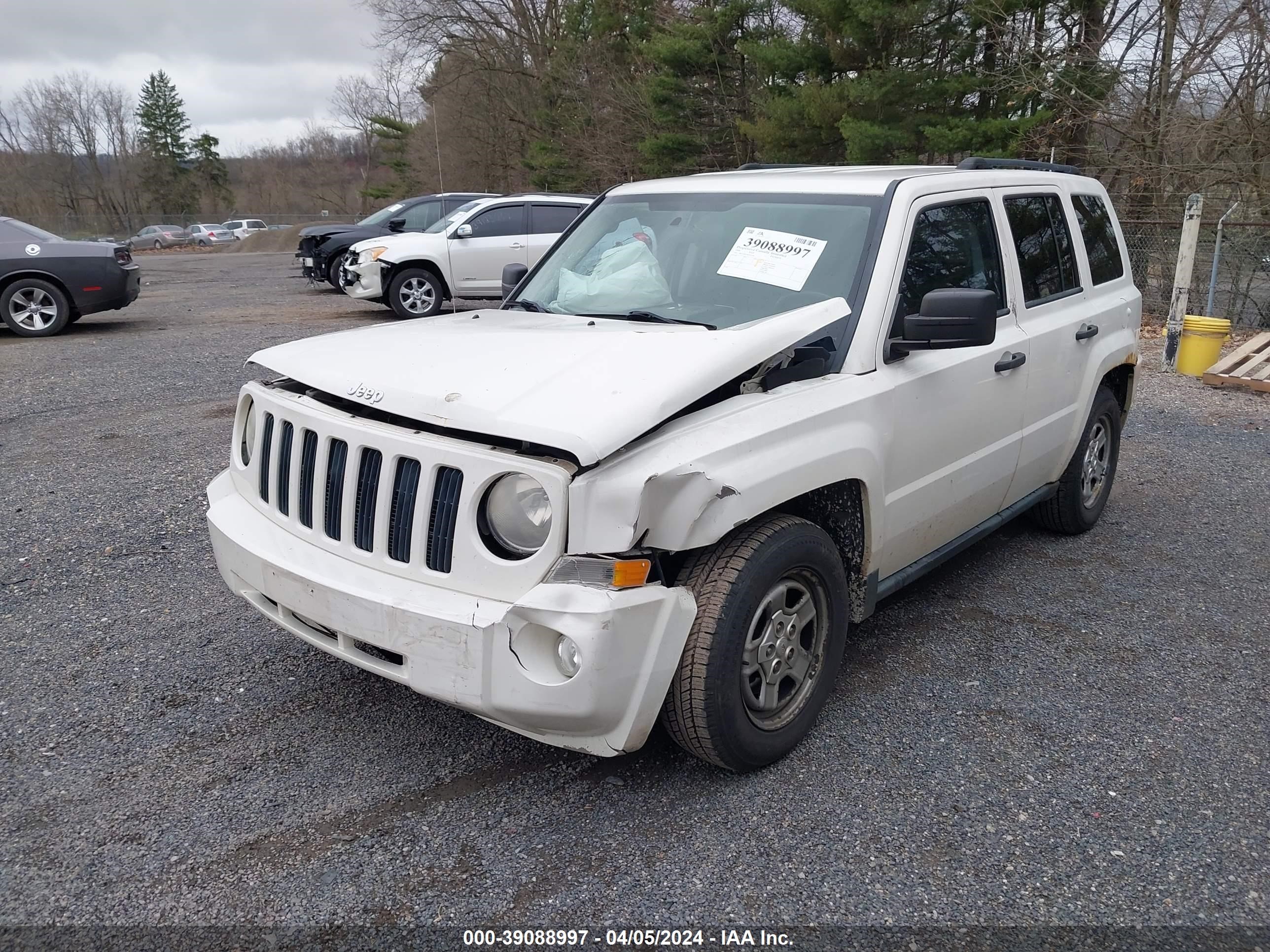 Photo 5 VIN: 1J8FT28W38D777291 - JEEP LIBERTY (PATRIOT) 