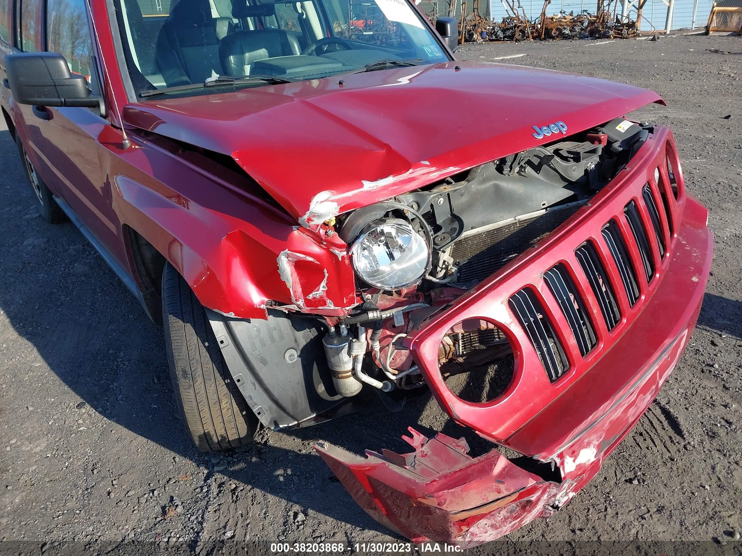 Photo 5 VIN: 1J8FT28W48D500679 - JEEP LIBERTY (PATRIOT) 