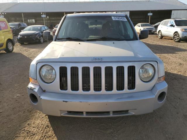 Photo 4 VIN: 1J8FT28W48D781611 - JEEP PATRIOT 