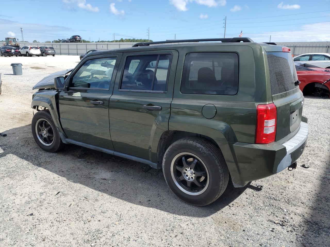 Photo 1 VIN: 1J8FT28W67D358530 - JEEP LIBERTY (PATRIOT) 