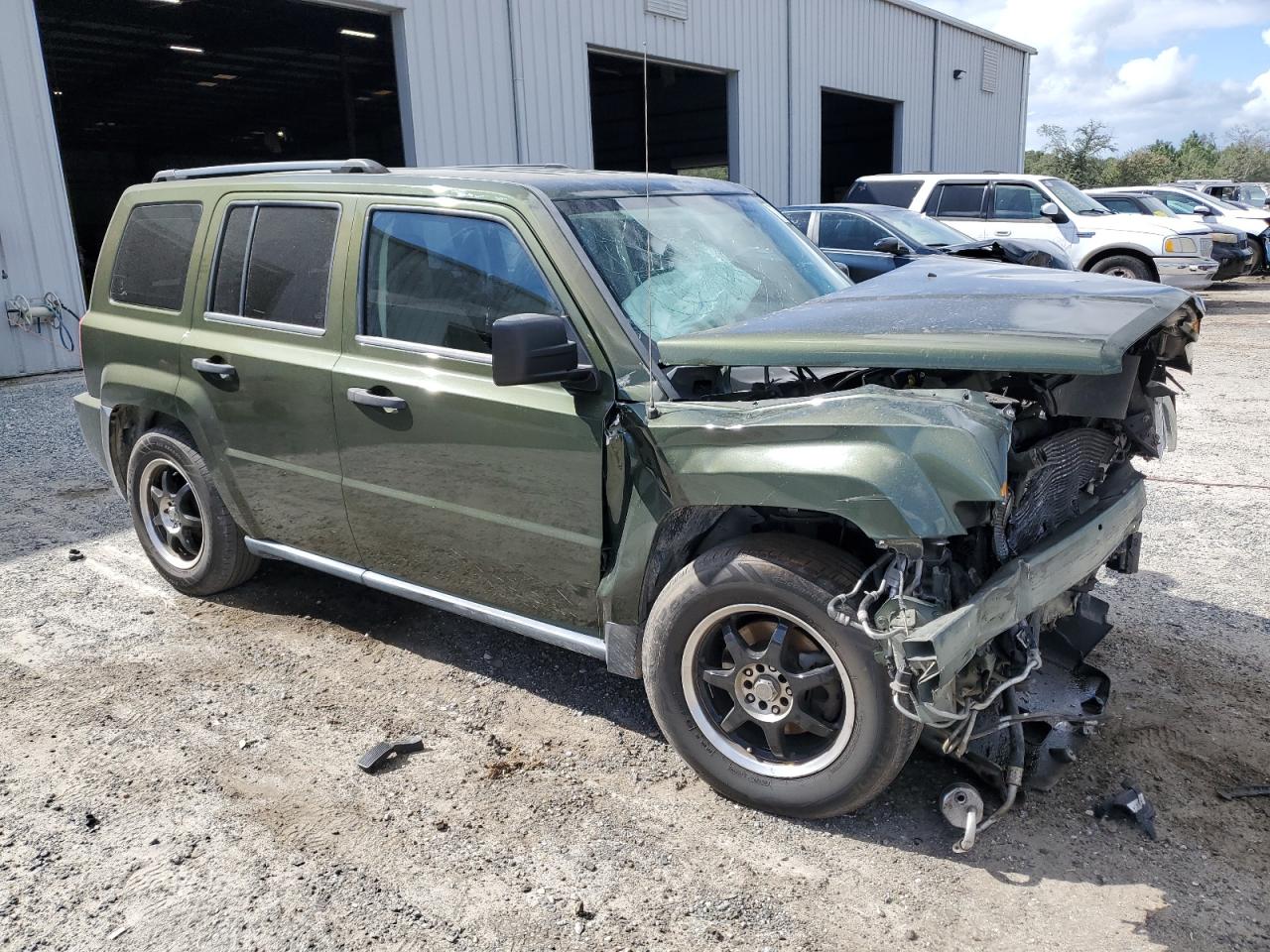 Photo 3 VIN: 1J8FT28W67D358530 - JEEP LIBERTY (PATRIOT) 