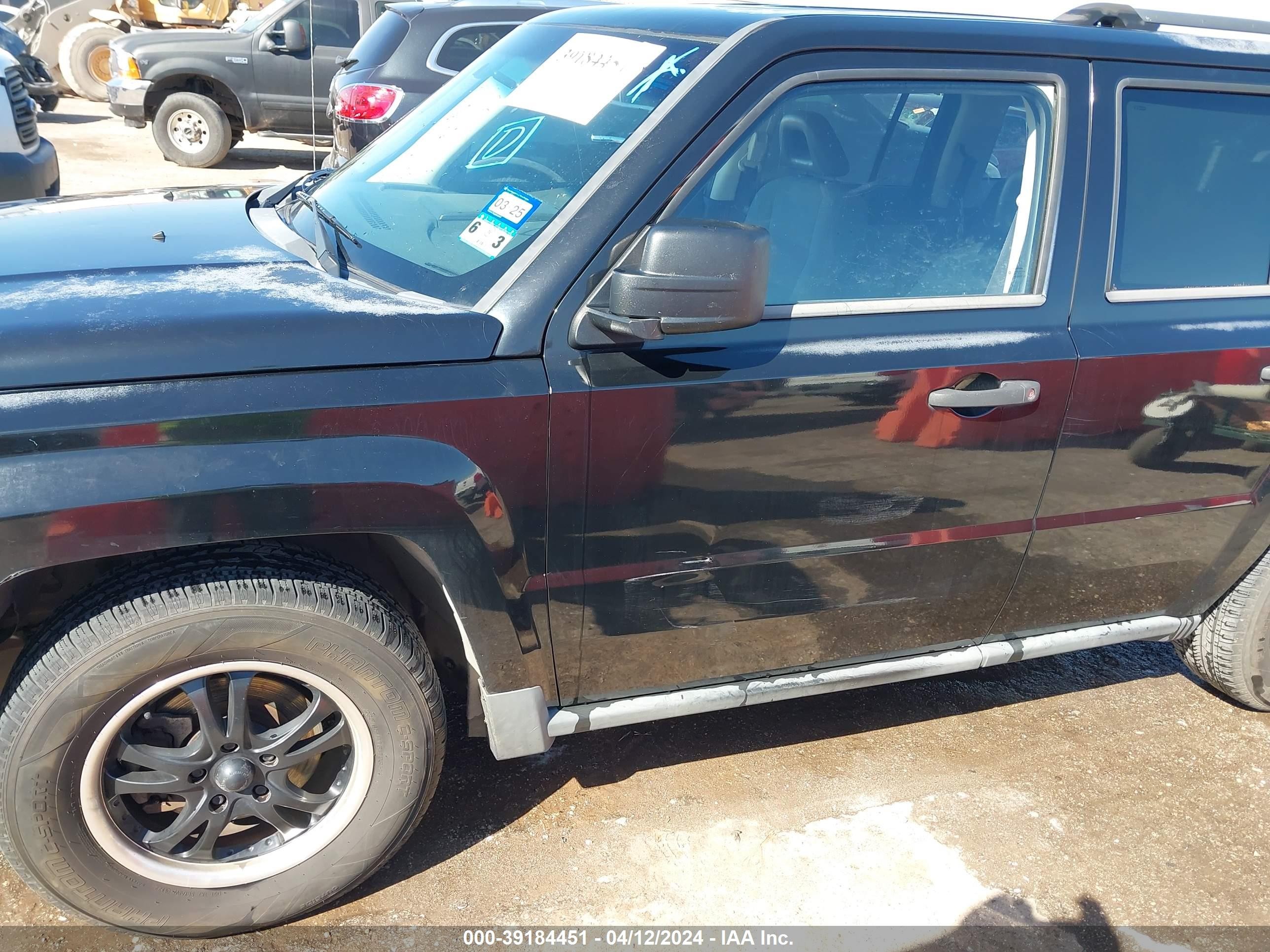 Photo 5 VIN: 1J8FT28W97D276498 - JEEP LIBERTY (PATRIOT) 