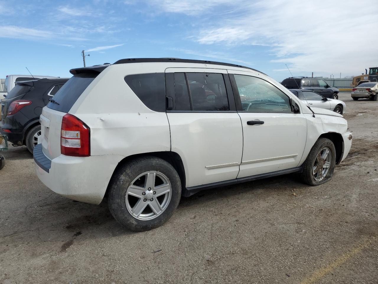 Photo 2 VIN: 1J8FT47038D519734 - JEEP COMPASS 