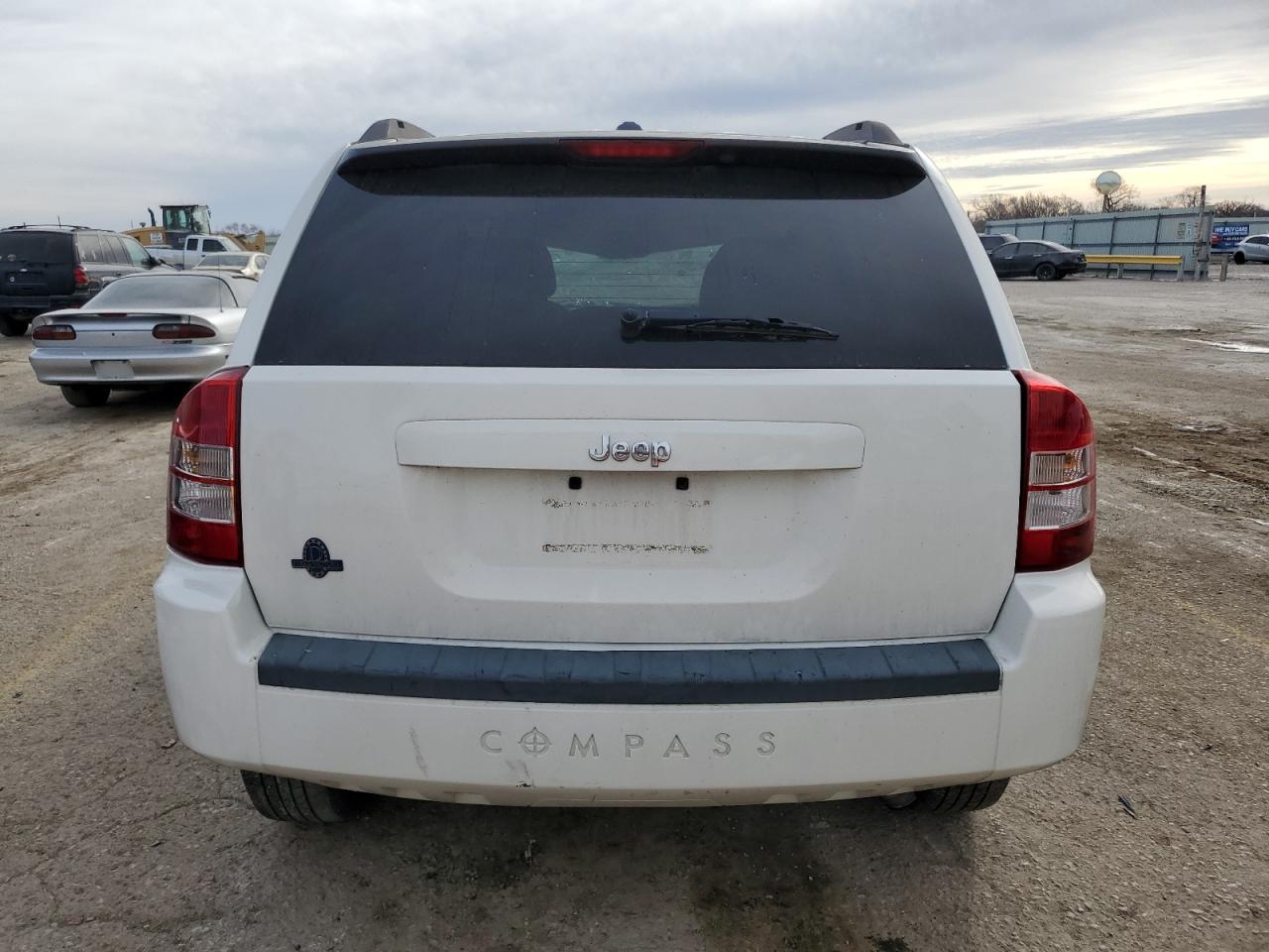 Photo 5 VIN: 1J8FT47038D519734 - JEEP COMPASS 