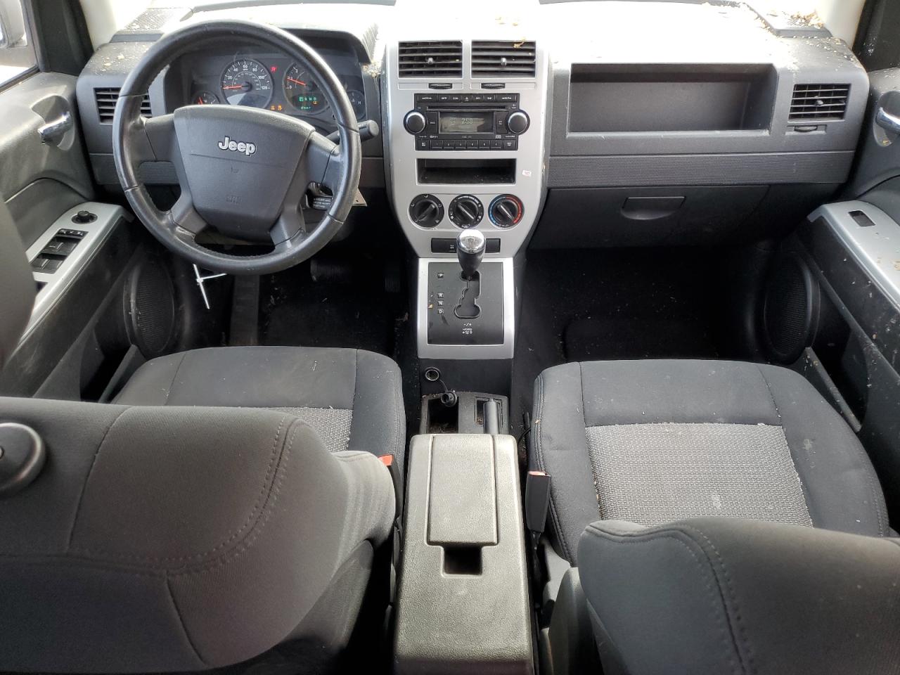 Photo 7 VIN: 1J8FT47038D519734 - JEEP COMPASS 