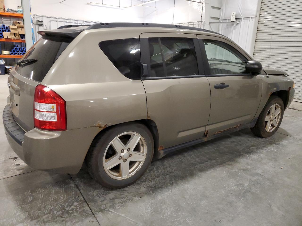 Photo 2 VIN: 1J8FT47W07D118905 - JEEP COMPASS 