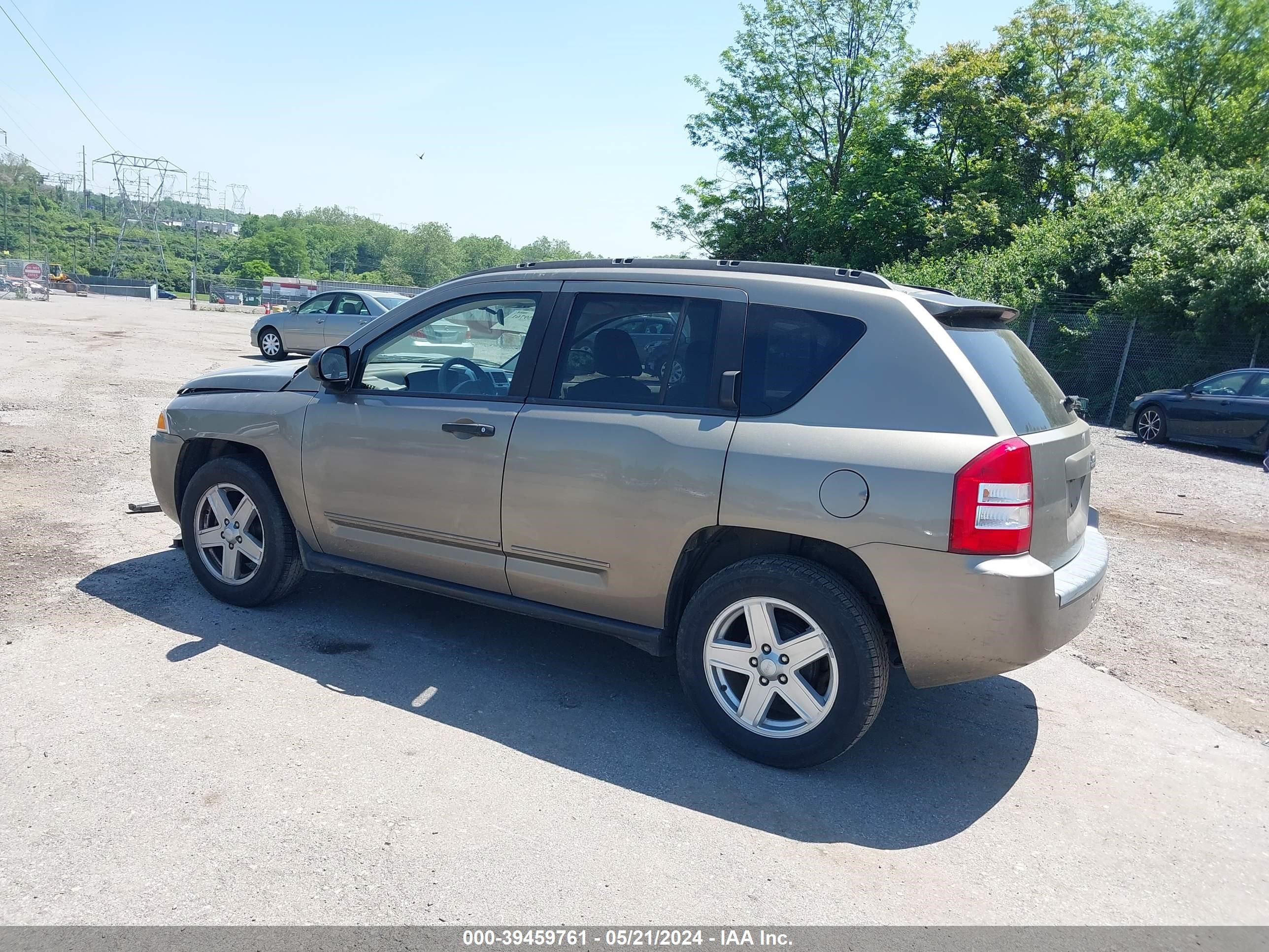 Photo 2 VIN: 1J8FT47W18D760857 - JEEP COMPASS 