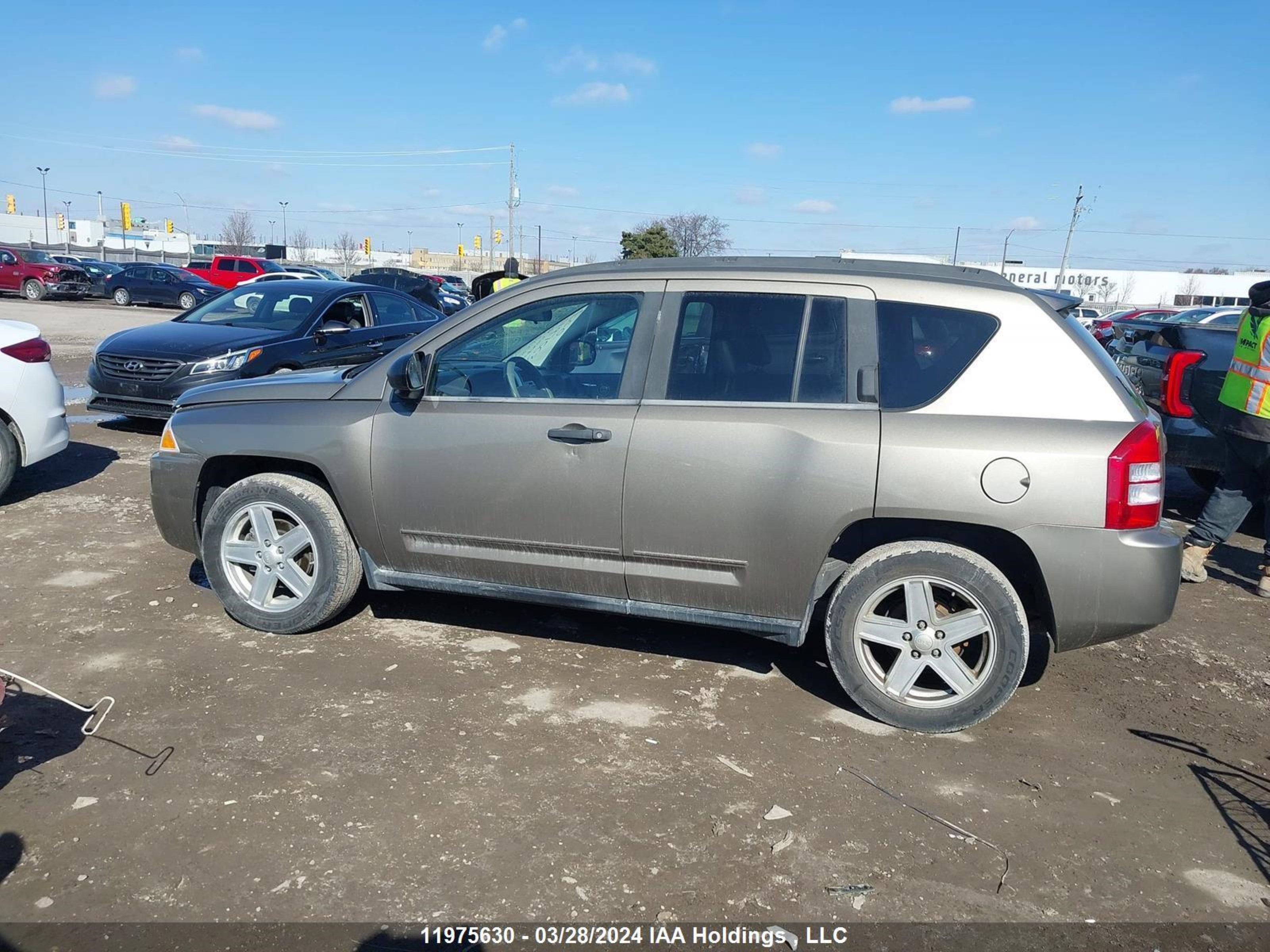 Photo 13 VIN: 1J8FT47W28D566290 - JEEP COMPASS 