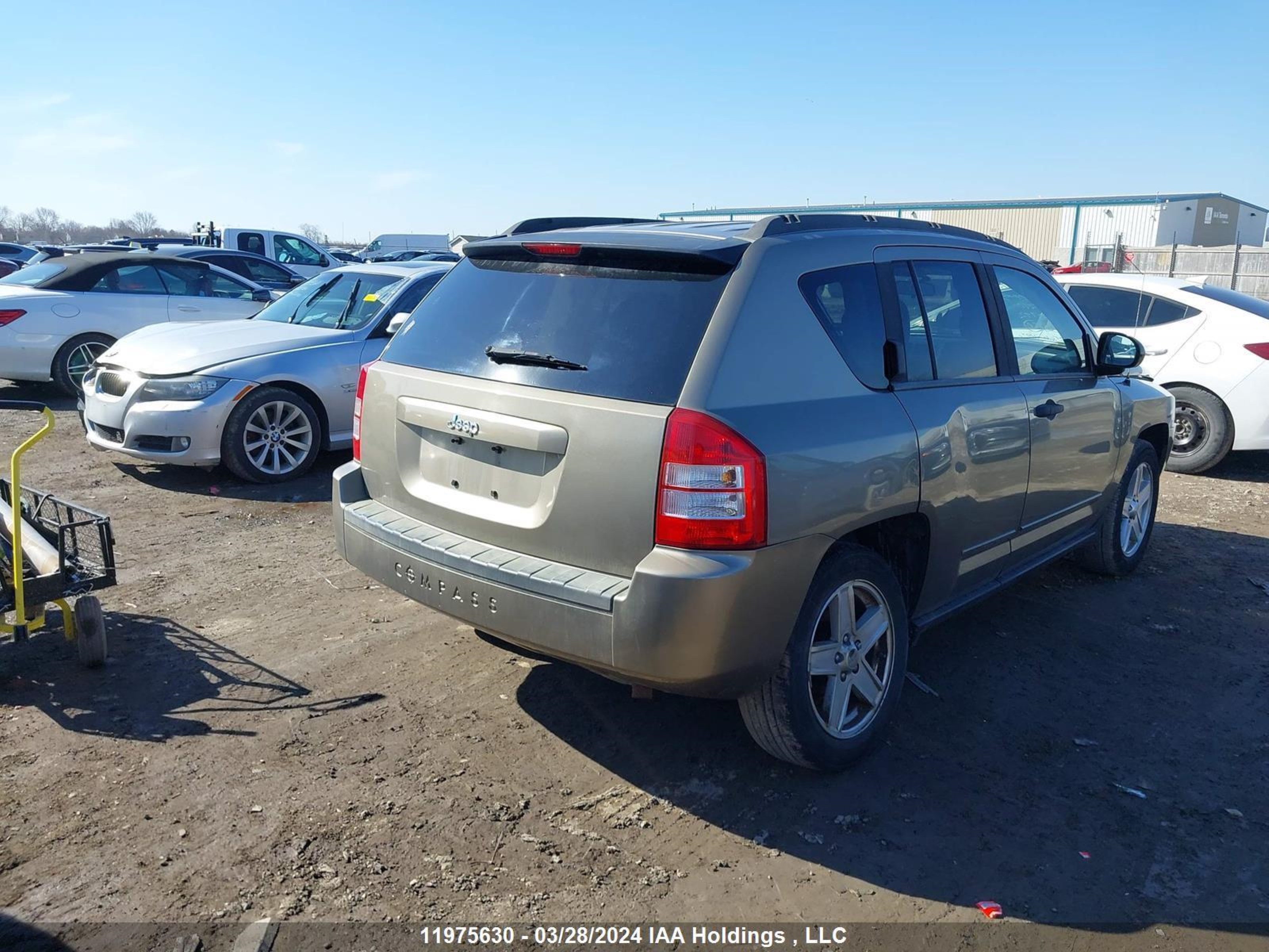 Photo 3 VIN: 1J8FT47W28D566290 - JEEP COMPASS 