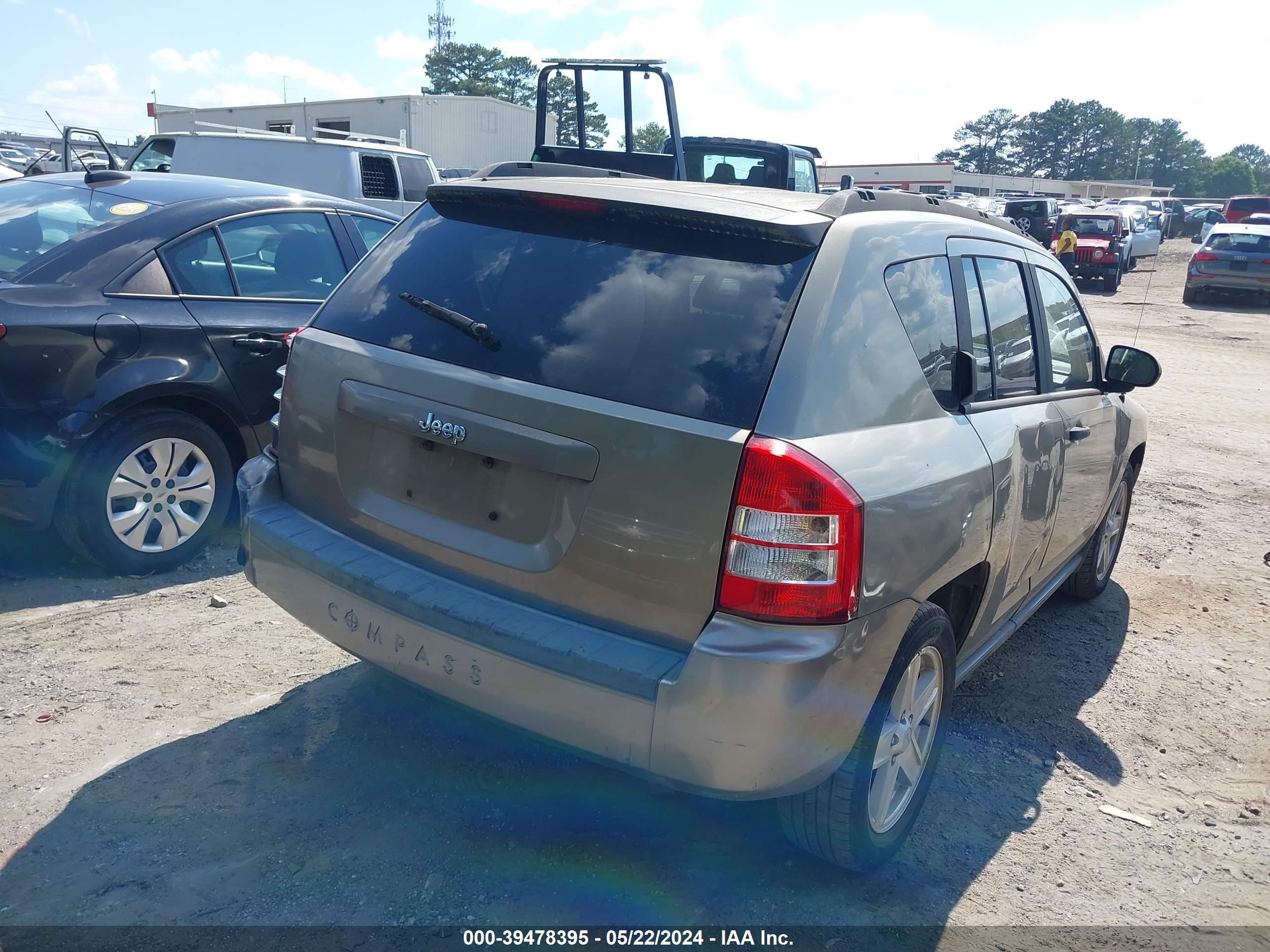 Photo 3 VIN: 1J8FT47W37D180959 - JEEP COMPASS 