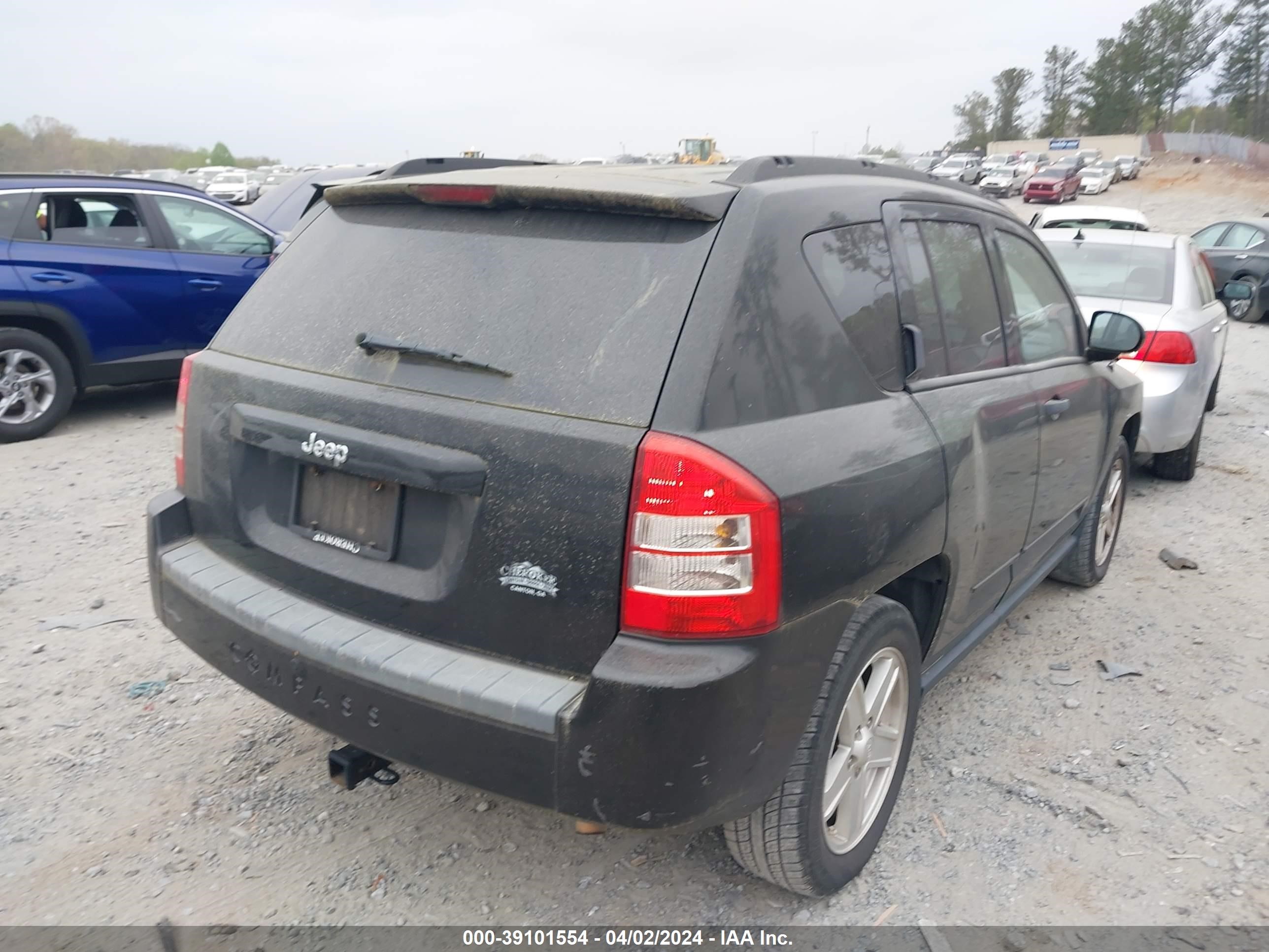 Photo 3 VIN: 1J8FT47W38D790815 - JEEP COMPASS 