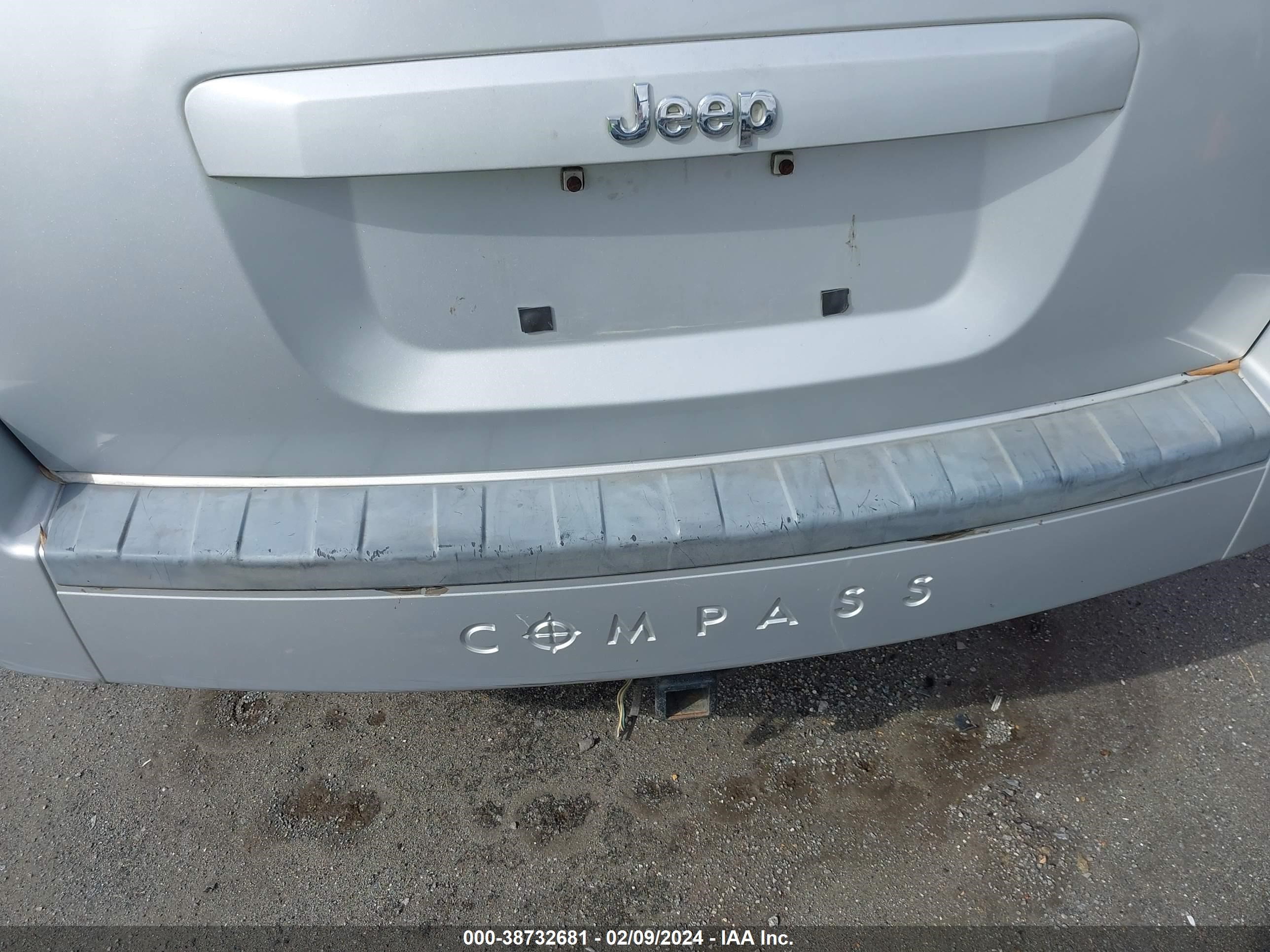 Photo 5 VIN: 1J8FT47W57D204288 - JEEP COMPASS 