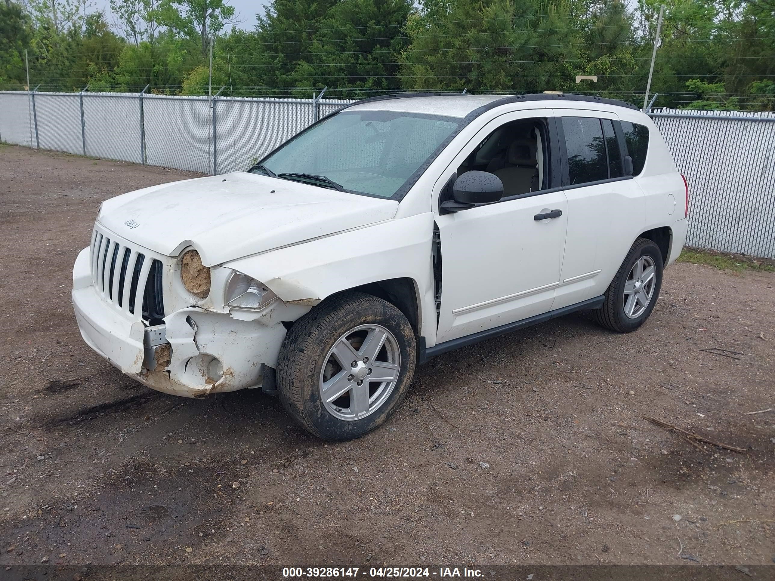 Photo 1 VIN: 1J8FT47W58D708101 - JEEP COMPASS 