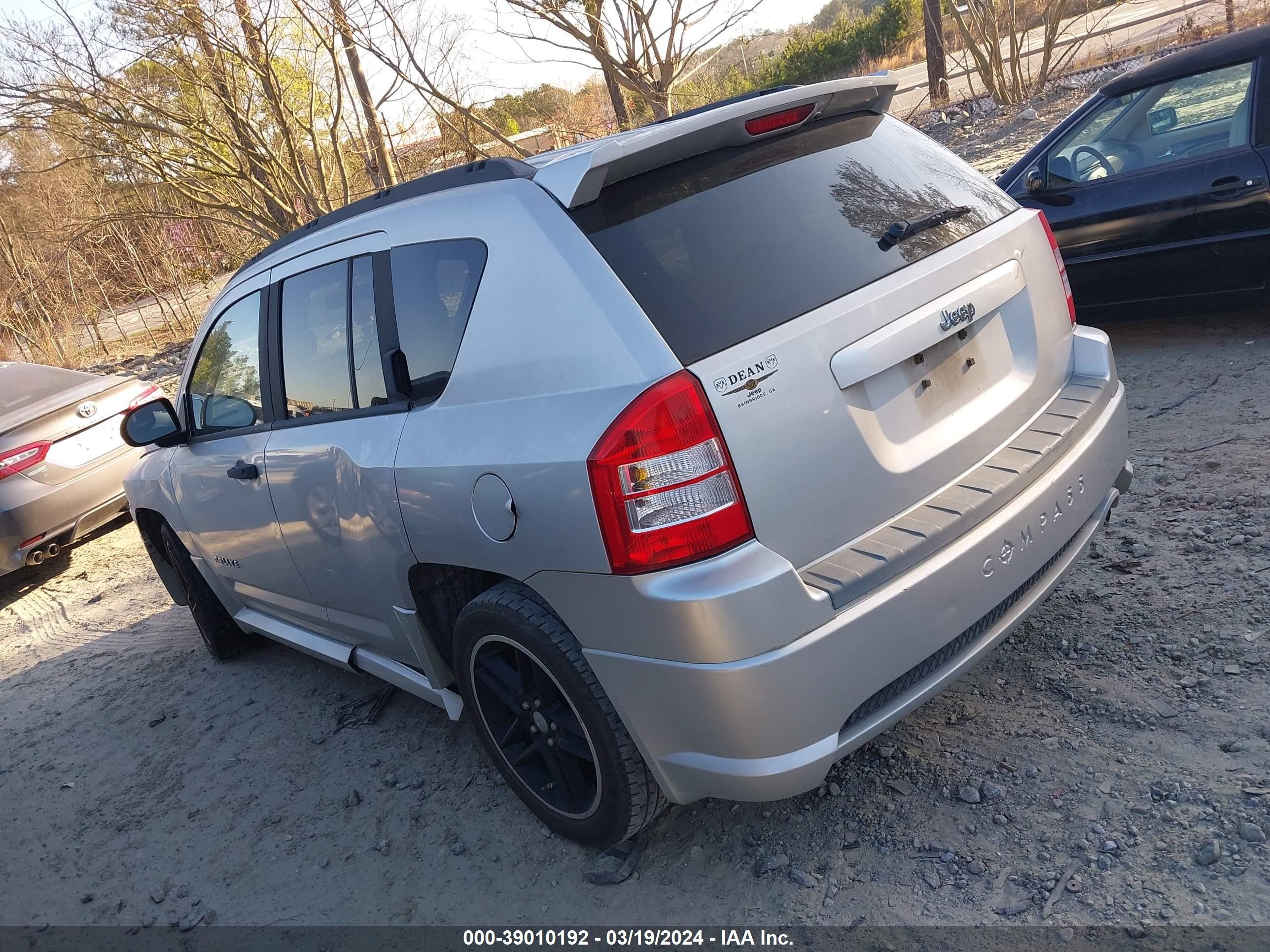 Photo 2 VIN: 1J8FT47W58D760120 - JEEP COMPASS 