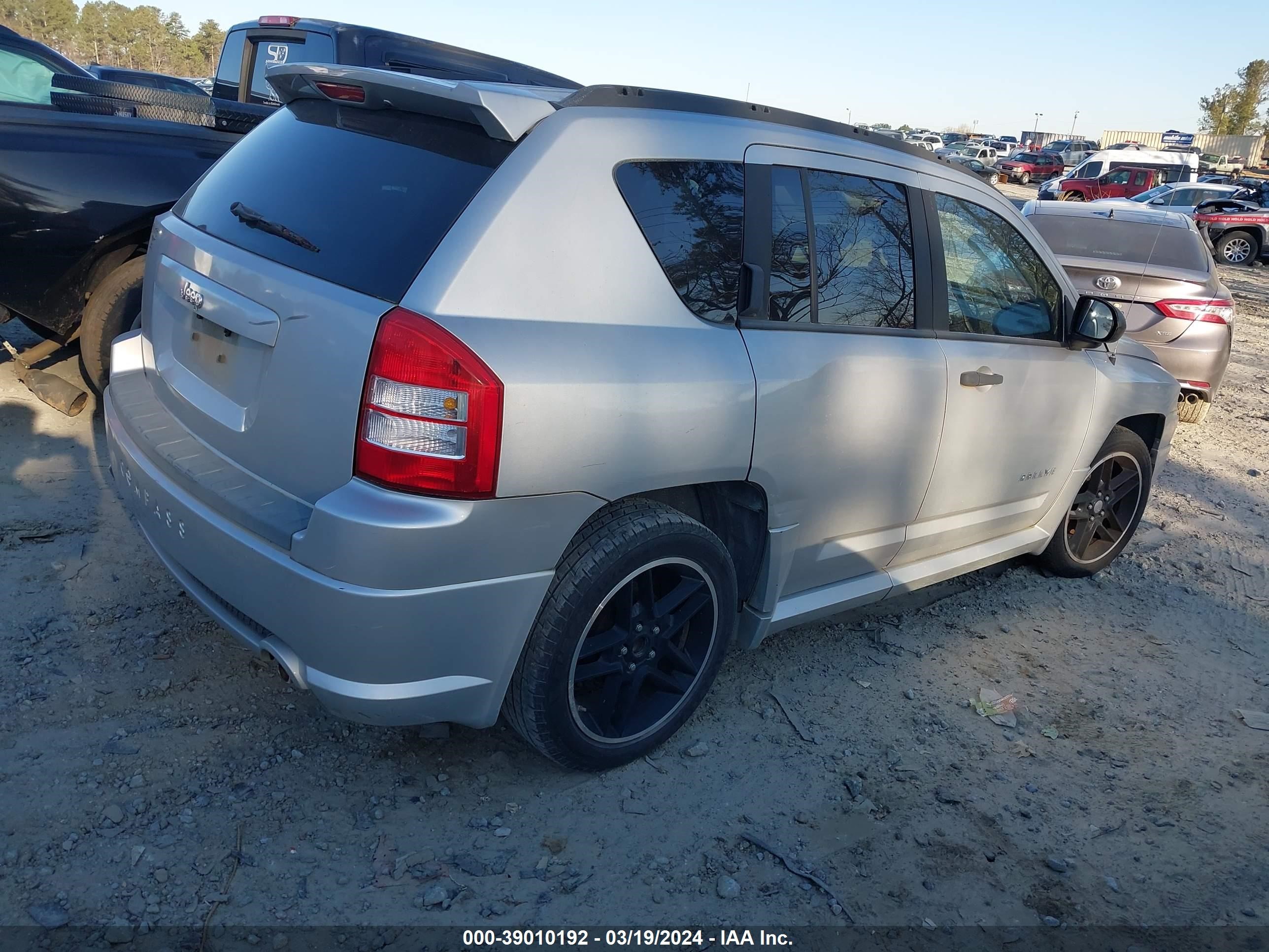 Photo 3 VIN: 1J8FT47W58D760120 - JEEP COMPASS 