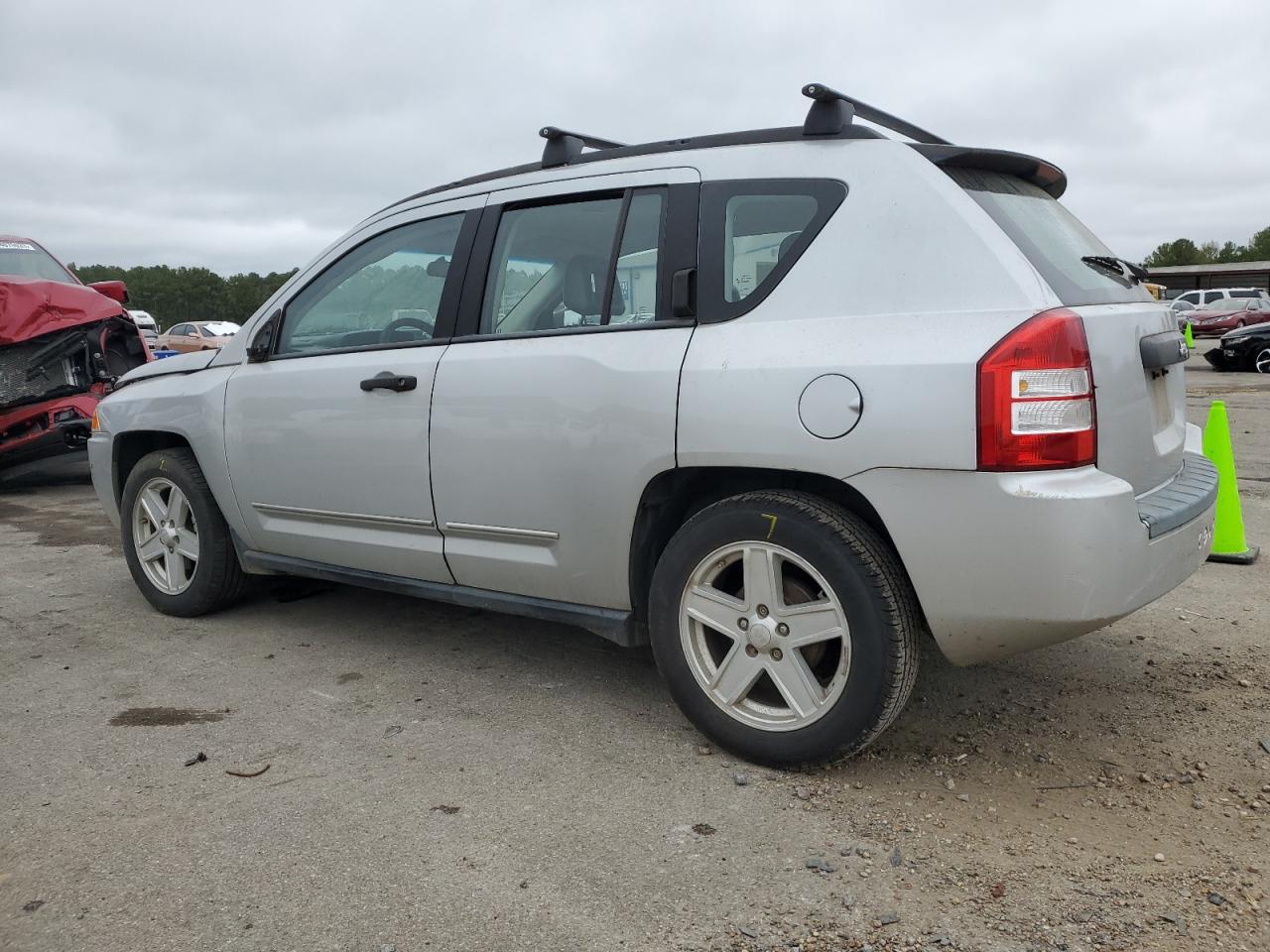 Photo 1 VIN: 1J8FT47W68D665937 - JEEP COMPASS 