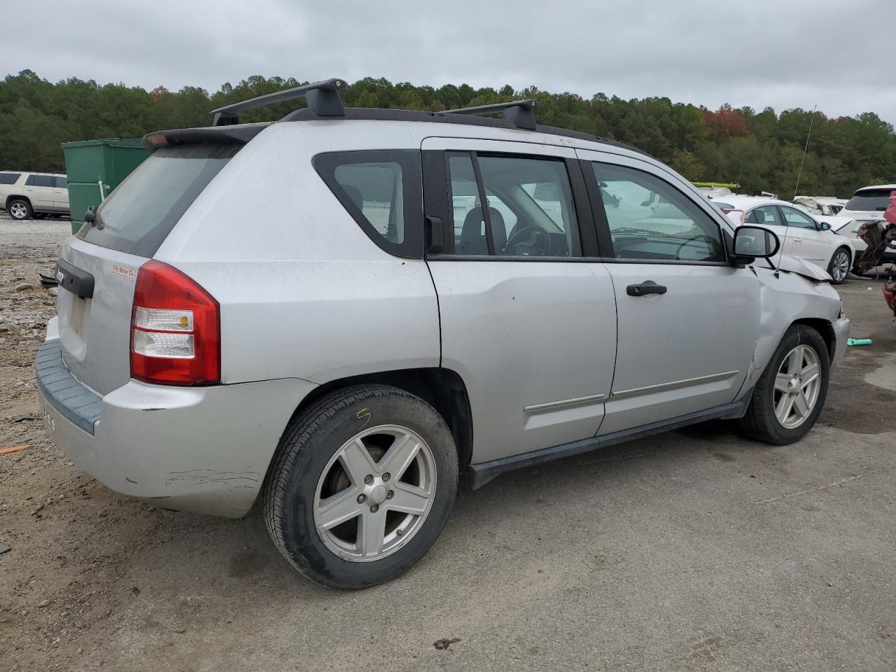 Photo 2 VIN: 1J8FT47W68D665937 - JEEP COMPASS 