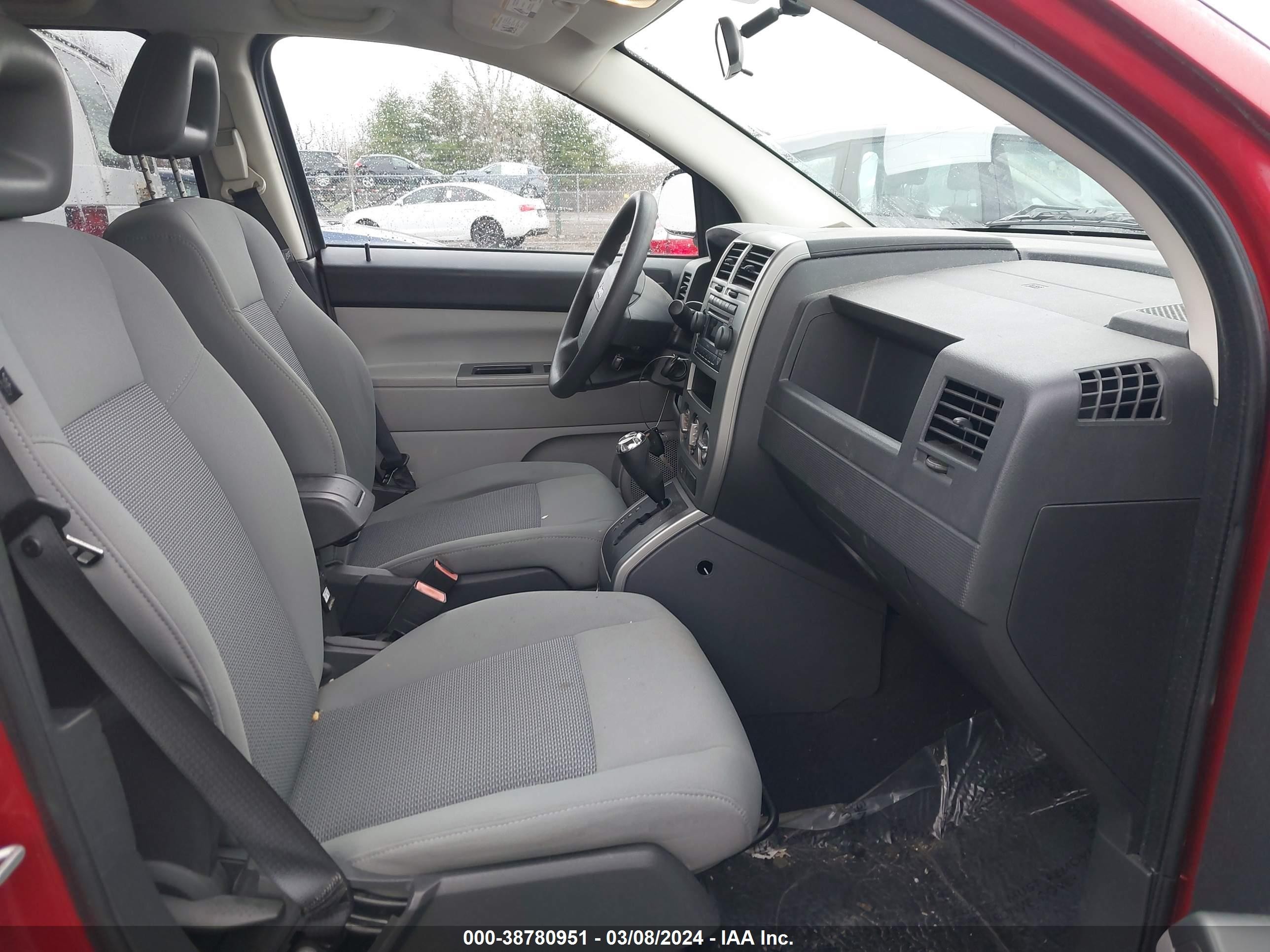 Photo 4 VIN: 1J8FT47W77D123843 - JEEP COMPASS 