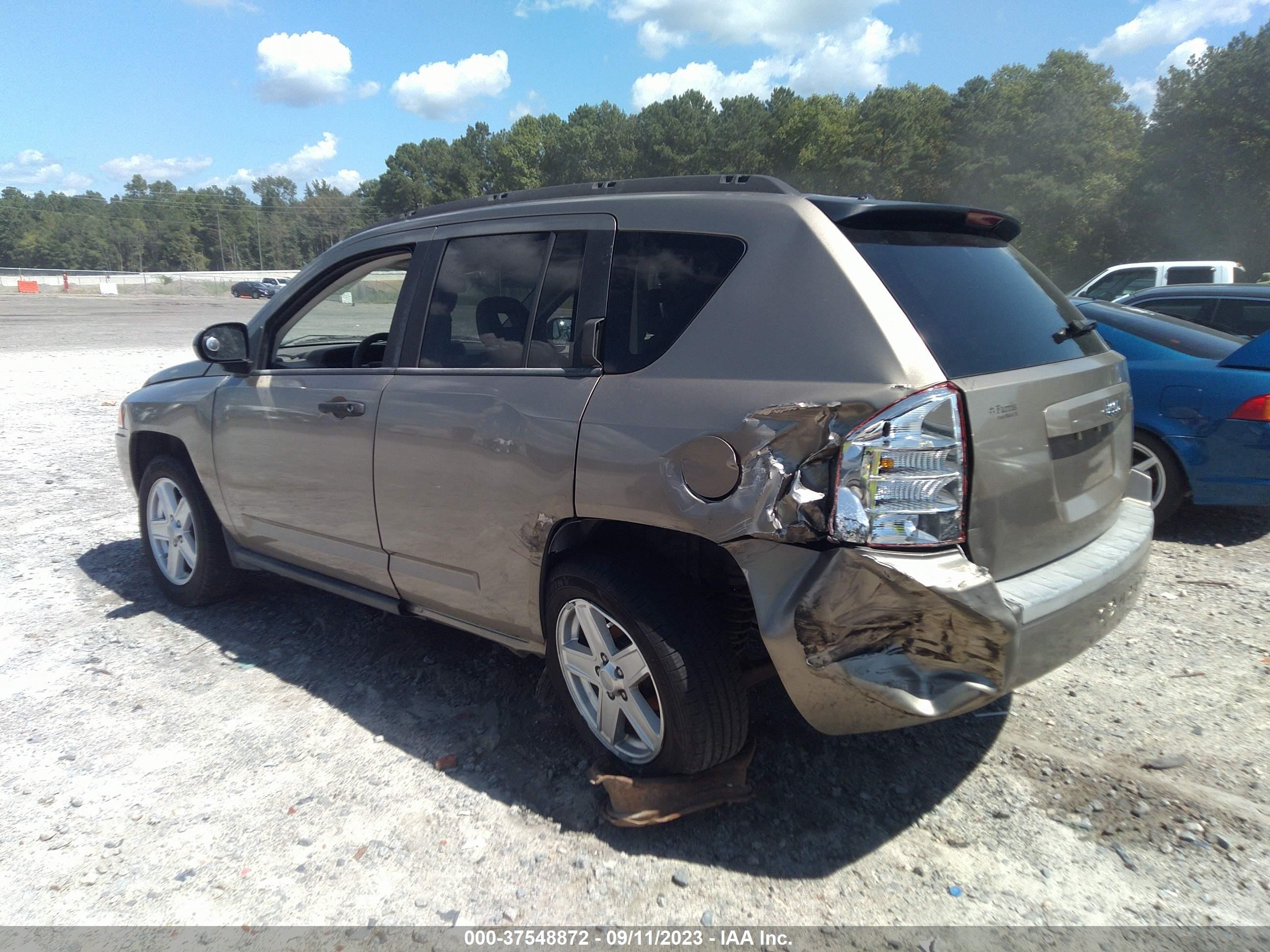 Photo 2 VIN: 1J8FT47W77D189938 - JEEP COMPASS 