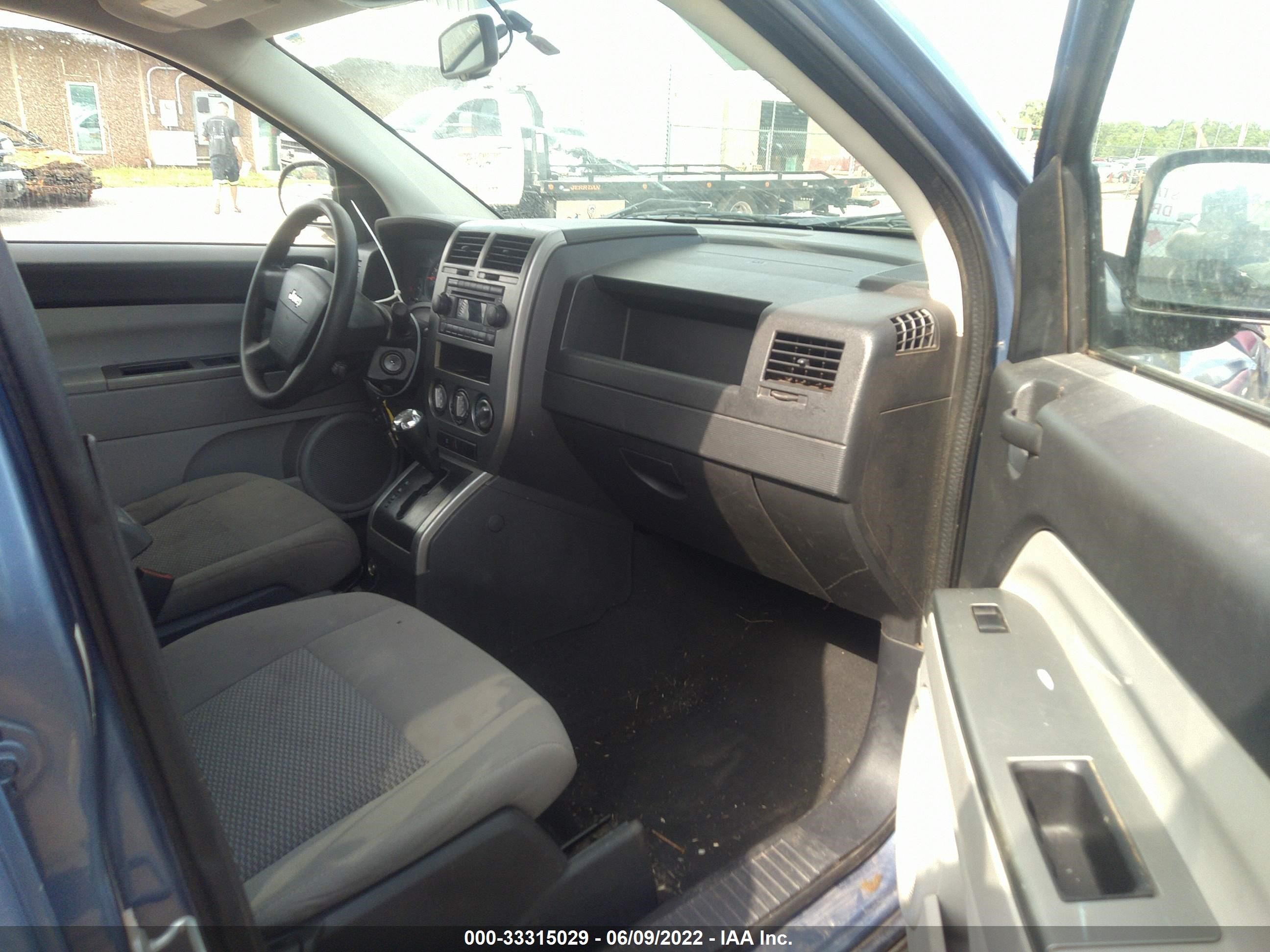 Photo 4 VIN: 1J8FT47W77D250222 - JEEP COMPASS 