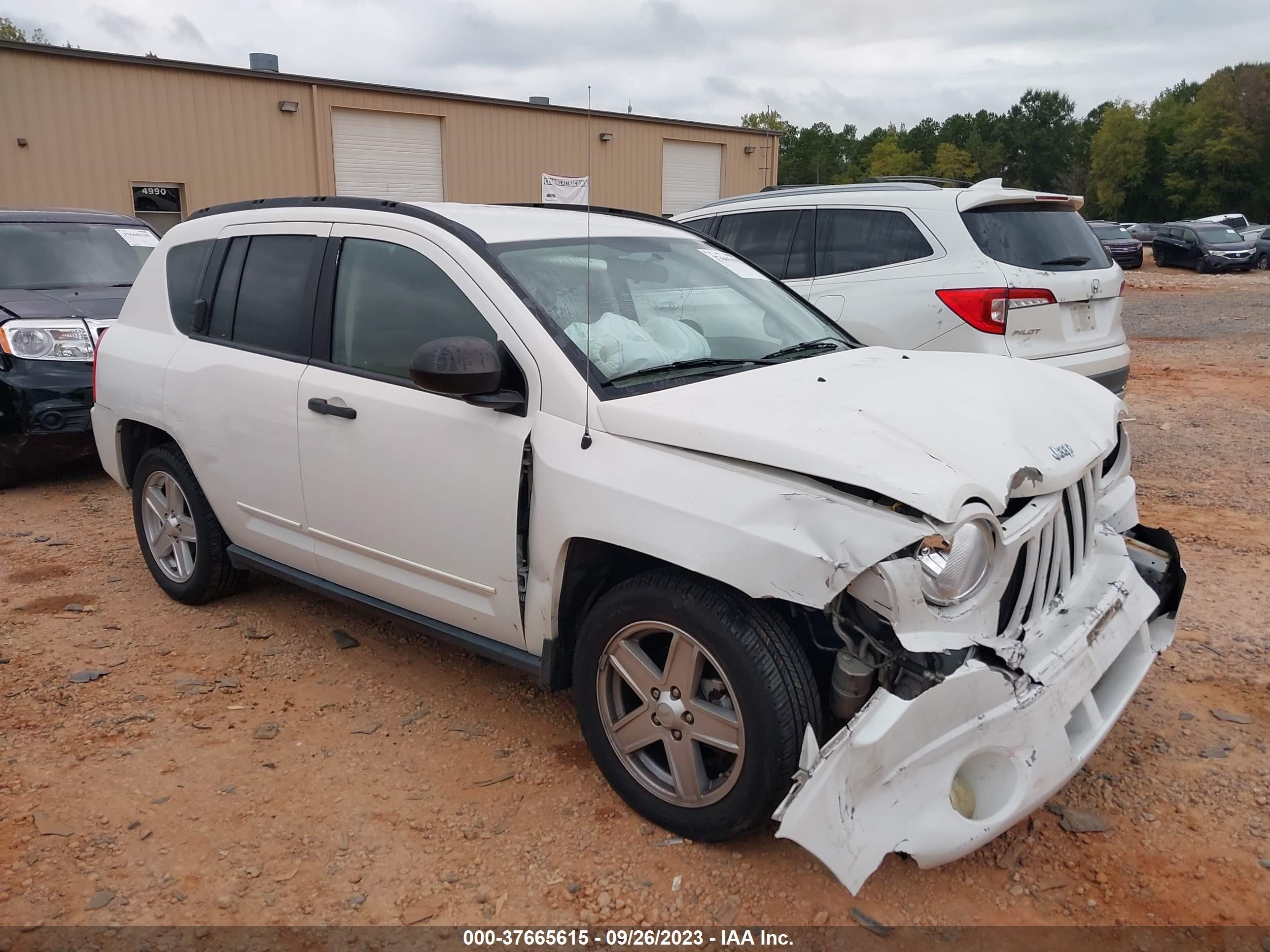 Photo 0 VIN: 1J8FT47W88D721876 - JEEP COMPASS 