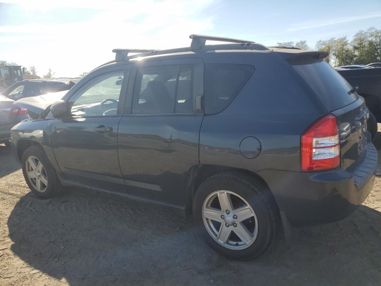 Photo 1 VIN: 1J8FT47W97D267684 - JEEP COMPASS 