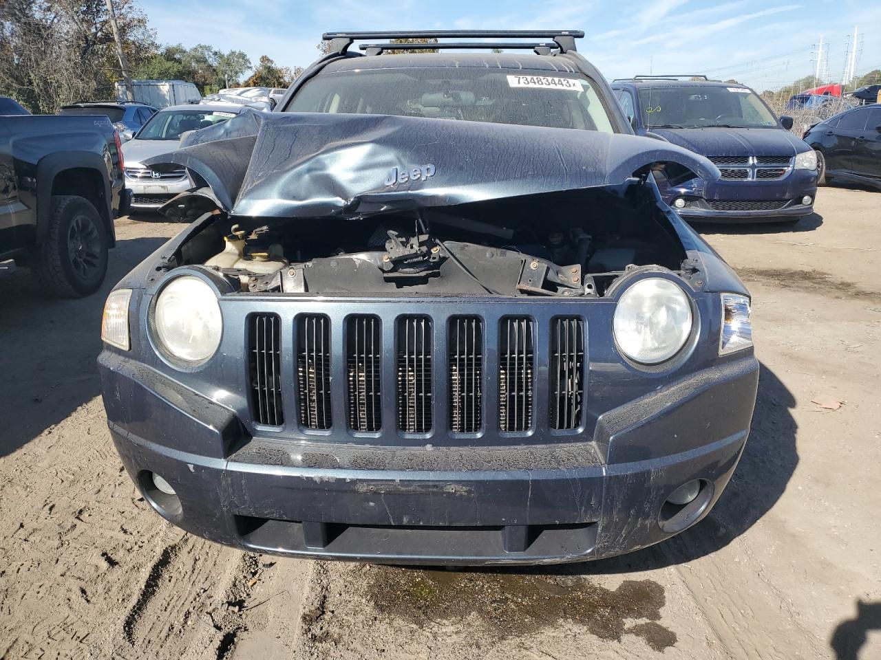 Photo 4 VIN: 1J8FT47W97D267684 - JEEP COMPASS 