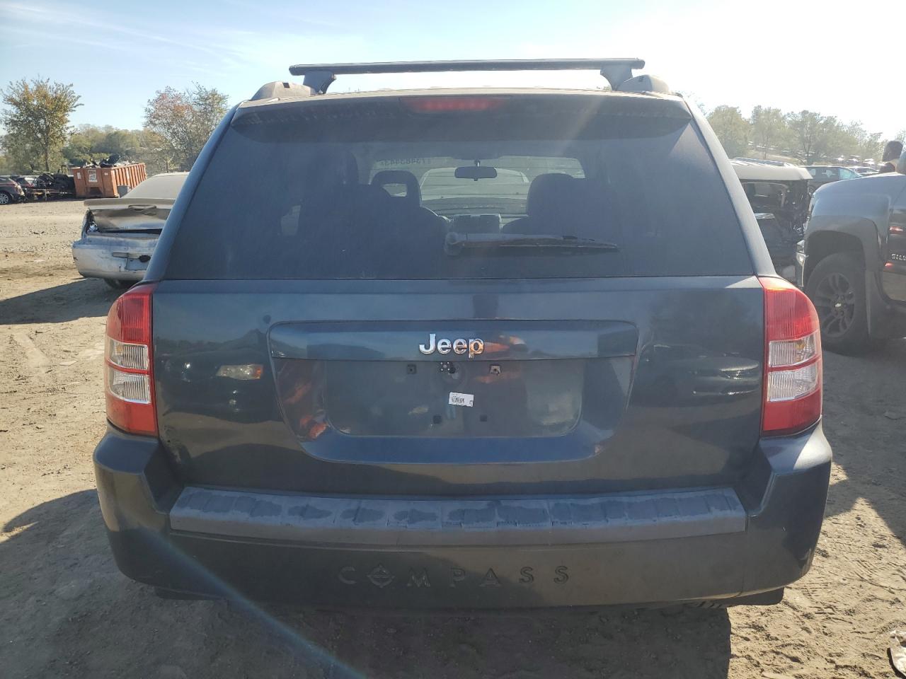 Photo 5 VIN: 1J8FT47W97D267684 - JEEP COMPASS 