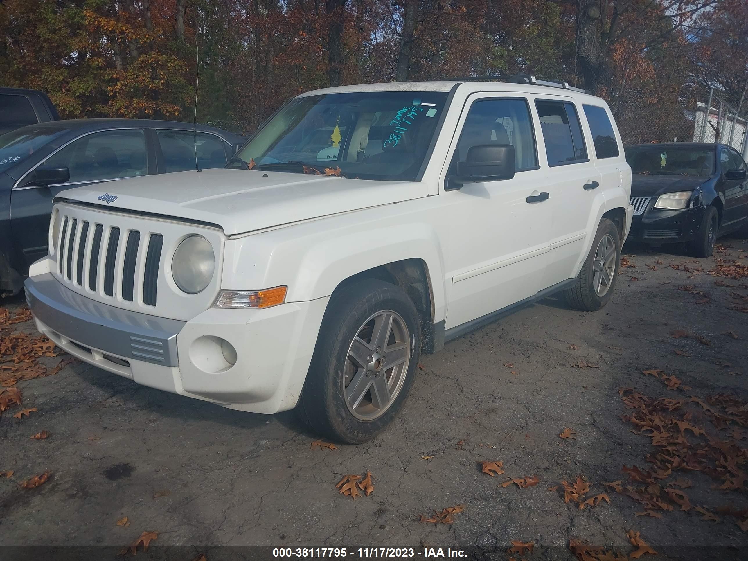 Photo 1 VIN: 1J8FT48W47D298081 - JEEP LIBERTY (PATRIOT) 