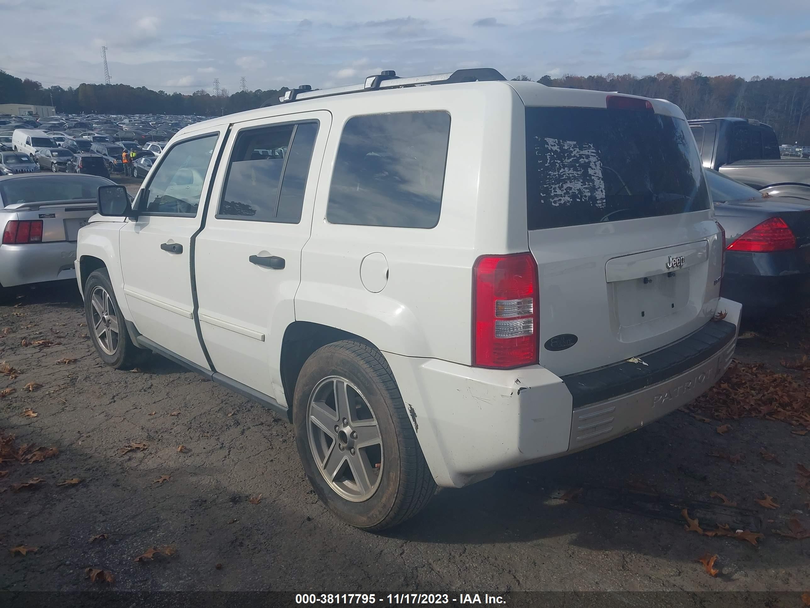 Photo 2 VIN: 1J8FT48W47D298081 - JEEP LIBERTY (PATRIOT) 