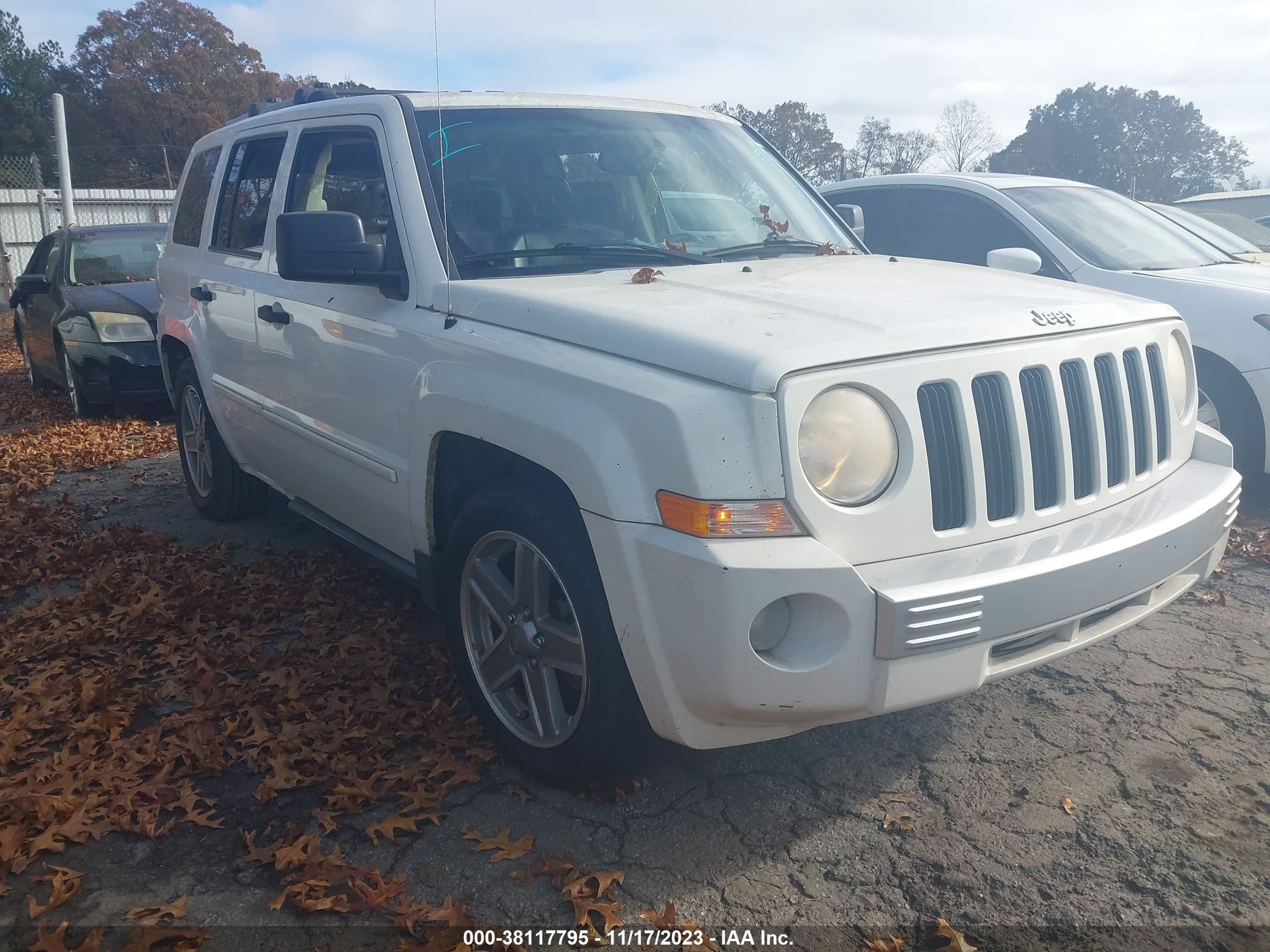 Photo 5 VIN: 1J8FT48W47D298081 - JEEP LIBERTY (PATRIOT) 