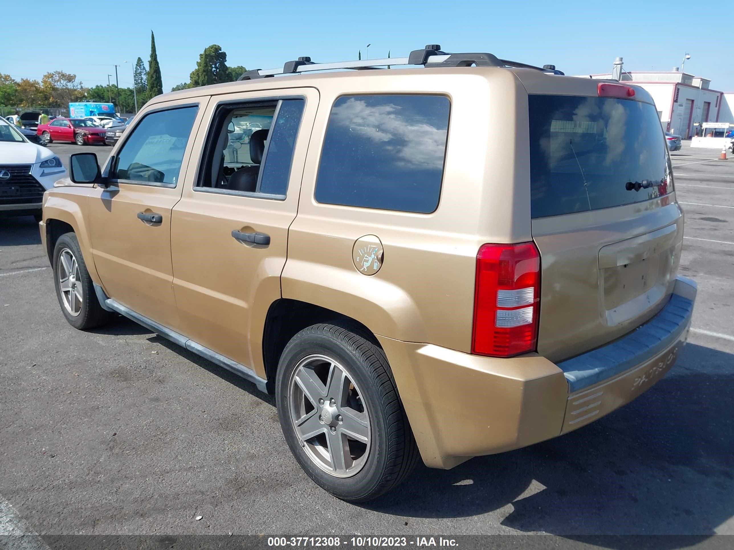 Photo 2 VIN: 1J8FT48W98D566379 - JEEP LIBERTY (PATRIOT) 