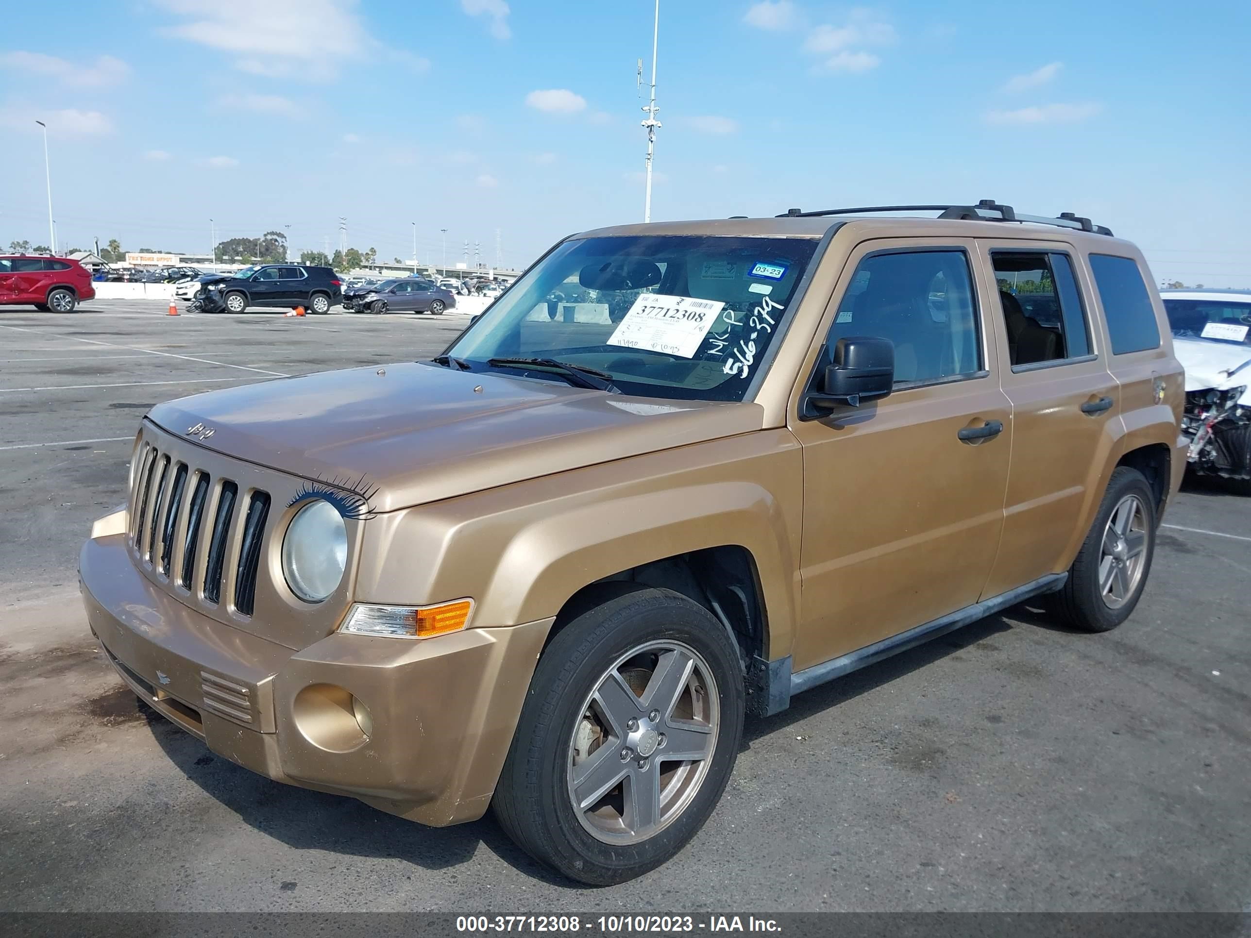 Photo 5 VIN: 1J8FT48W98D566379 - JEEP LIBERTY (PATRIOT) 