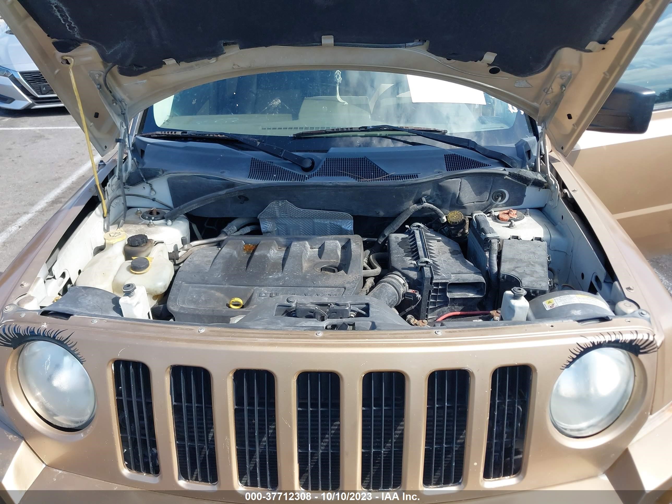 Photo 9 VIN: 1J8FT48W98D566379 - JEEP LIBERTY (PATRIOT) 