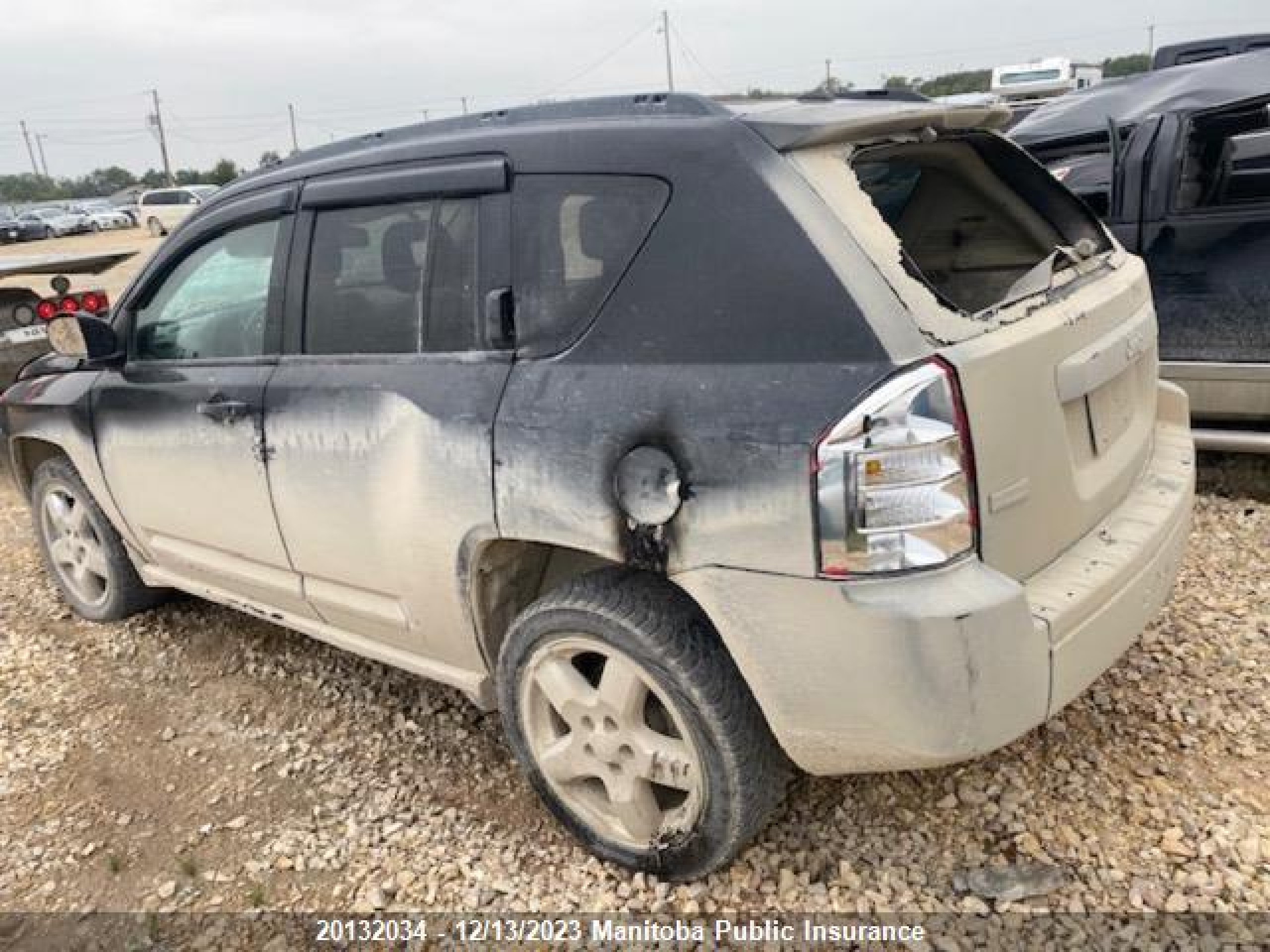 Photo 2 VIN: 1J8FT57B69D126254 - JEEP COMPASS 